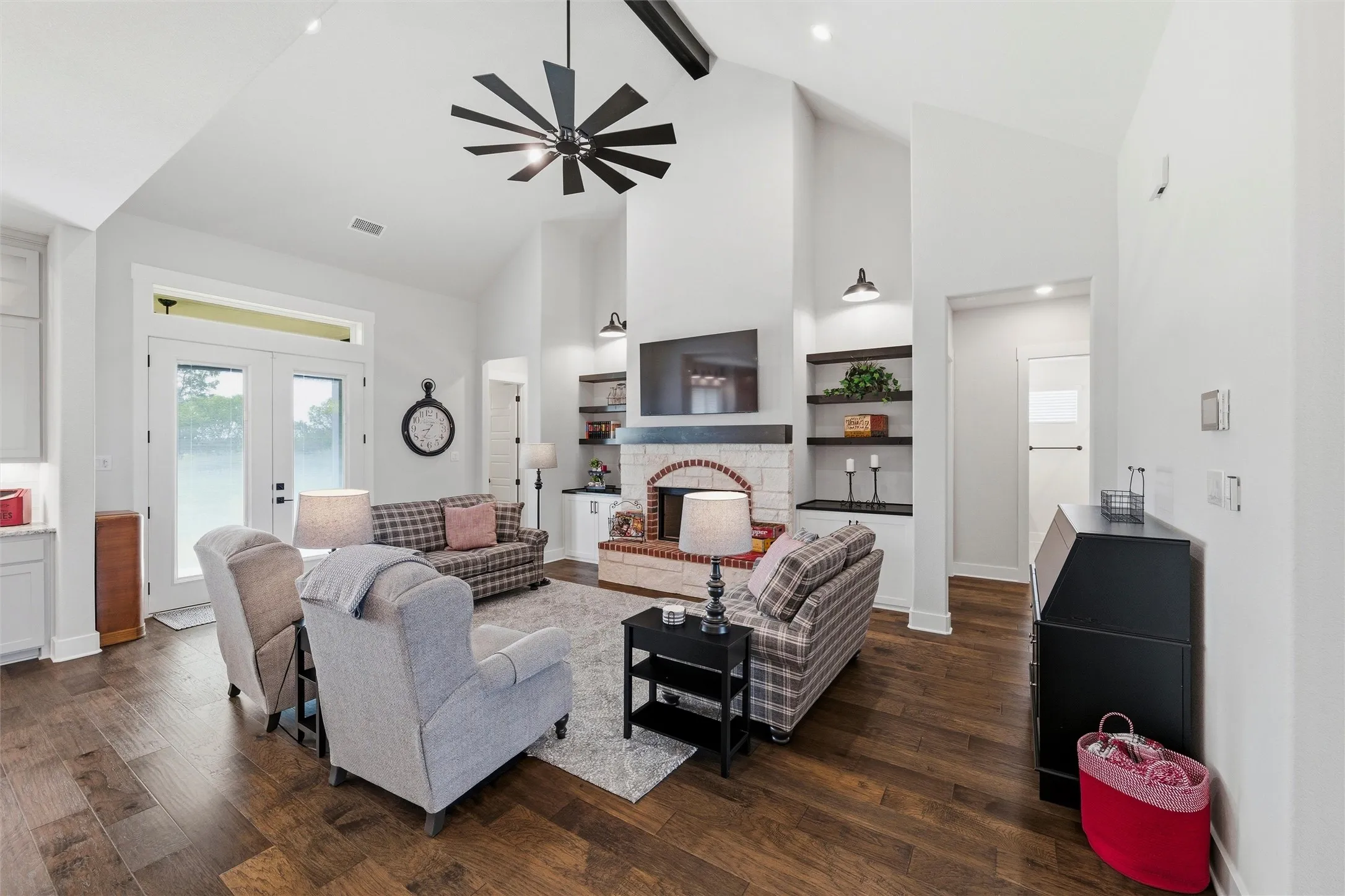 Single Family Residence For Sale in Ellis County , 133 Aiden Drive, Waxahachie, Texas 75165, 3 Bedroom, 3 Bathroom, 3 Garage spaces, 2,833 Sqft, built in 2024, mls#21292953, Real Estate Agent in Waxahachie, Homes For Sale in Ellis county, Homes For Sale in Waxahachie, Realtor in Waxahachie Texas, Real Estate Brokerage Independent Realty Texas, Luminita Cordes Realtor