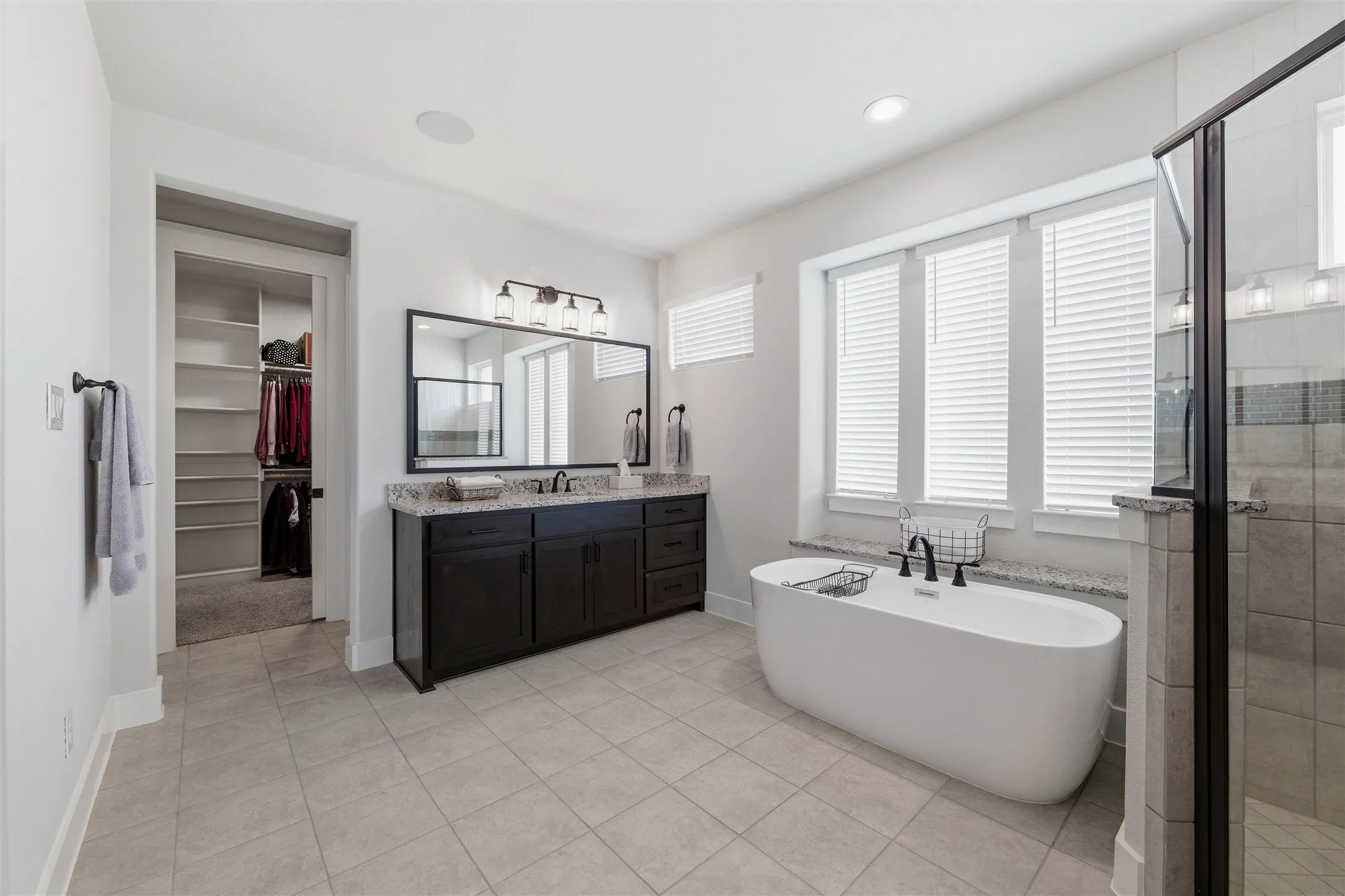 Single Family Residence For Sale in Ellis County , 133 Aiden Drive, Waxahachie, Texas 75165, 3 Bedroom, 3 Bathroom, 3 Garage spaces, 2,833 Sqft, built in 2024, mls#21292953, Real Estate Agent in Waxahachie, Homes For Sale in Ellis county, Homes For Sale in Waxahachie, Realtor in Waxahachie Texas, Real Estate Brokerage Independent Realty Texas, Luminita Cordes Realtor