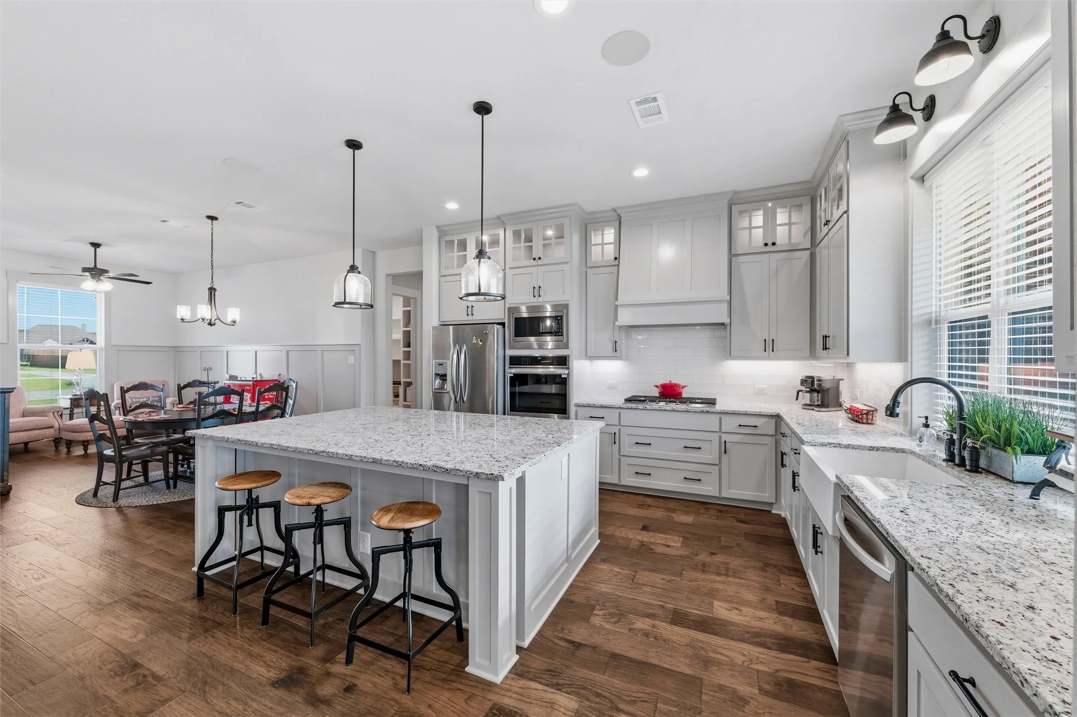 Single Family Residence For Sale in Ellis County , 133 Aiden Drive, Waxahachie, Texas 75165, 3 Bedroom, 3 Bathroom, 3 Garage spaces, 2,833 Sqft, built in 2024, mls#21292953, Real Estate Agent in Waxahachie, Homes For Sale in Ellis county, Homes For Sale in Waxahachie, Realtor in Waxahachie Texas, Real Estate Brokerage Independent Realty Texas, Luminita Cordes Realtor