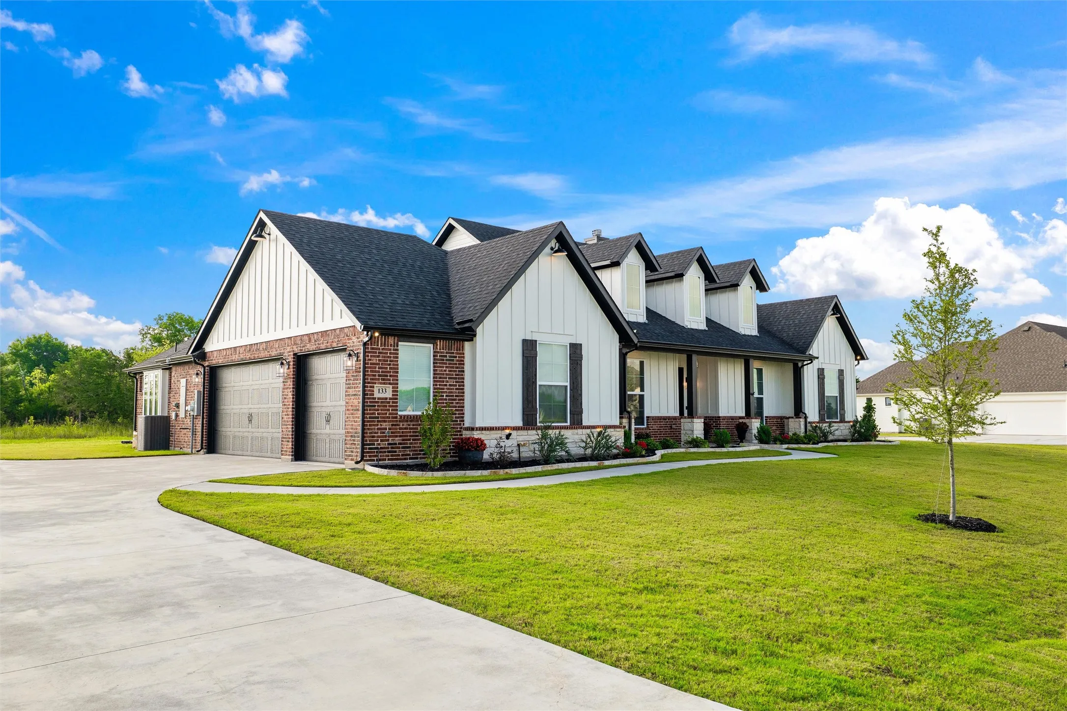 Single Family Residence For Sale in Ellis County , 133 Aiden Drive, Waxahachie, Texas 75165, 3 Bedroom, 3 Bathroom, 3 Garage spaces, 2,833 Sqft, built in 2024, mls#21292953, Real Estate Agent in Waxahachie, Homes For Sale in Ellis county, Homes For Sale in Waxahachie, Realtor in Waxahachie Texas, Real Estate Brokerage Independent Realty Texas, Luminita Cordes Realtor