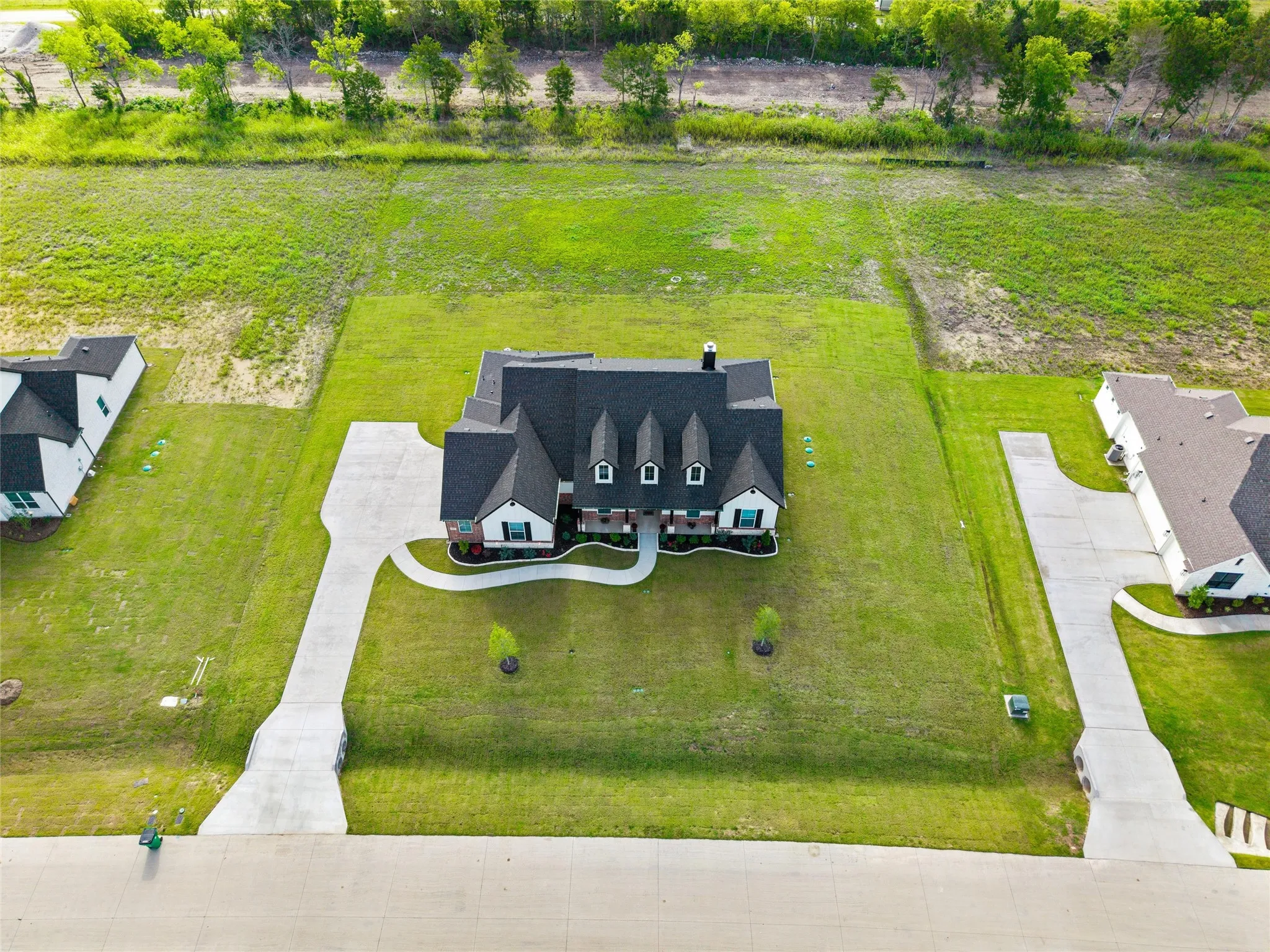 Single Family Residence For Sale in Ellis County , 133 Aiden Drive, Waxahachie, Texas 75165, 3 Bedroom, 3 Bathroom, 3 Garage spaces, 2,833 Sqft, built in 2024, mls#21292953, Real Estate Agent in Waxahachie, Homes For Sale in Ellis county, Homes For Sale in Waxahachie, Realtor in Waxahachie Texas, Real Estate Brokerage Independent Realty Texas, Luminita Cordes Realtor
