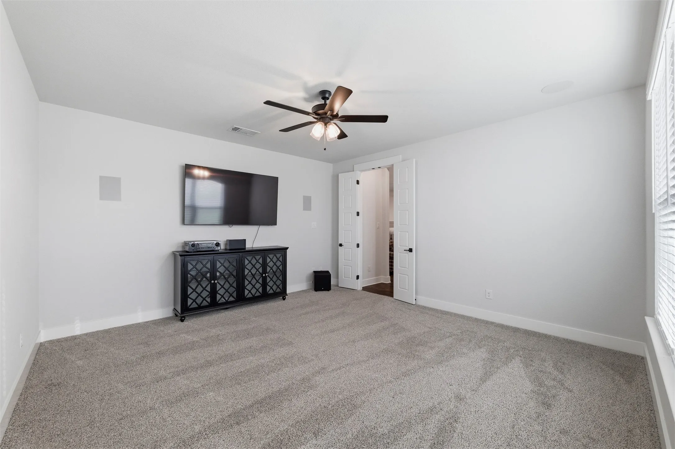 Single Family Residence For Sale in Ellis County , 133 Aiden Drive, Waxahachie, Texas 75165, 3 Bedroom, 3 Bathroom, 3 Garage spaces, 2,833 Sqft, built in 2024, mls#21292953, Real Estate Agent in Waxahachie, Homes For Sale in Ellis county, Homes For Sale in Waxahachie, Realtor in Waxahachie Texas, Real Estate Brokerage Independent Realty Texas, Luminita Cordes Realtor