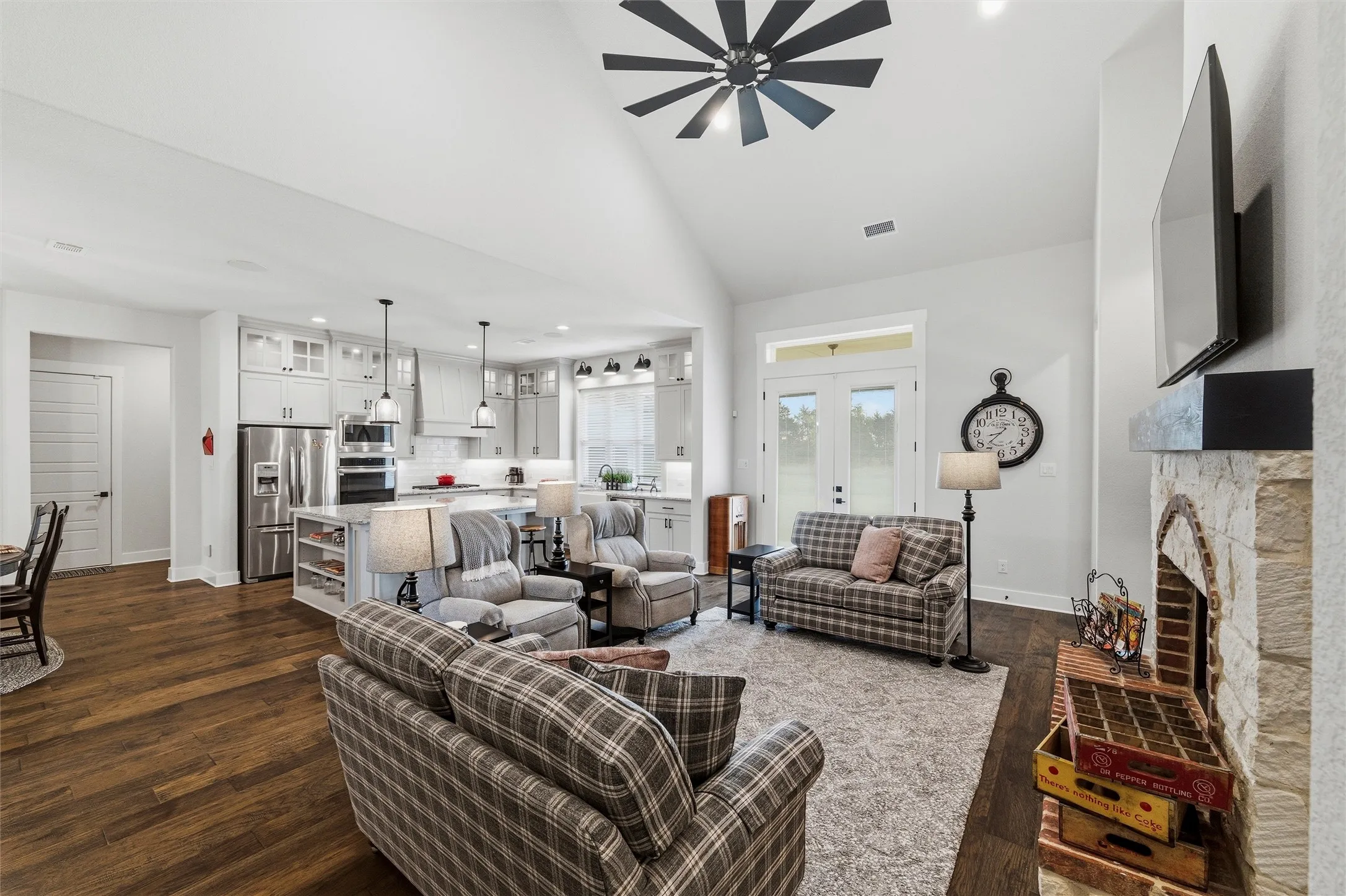 Single Family Residence For Sale in Ellis County , 133 Aiden Drive, Waxahachie, Texas 75165, 3 Bedroom, 3 Bathroom, 3 Garage spaces, 2,833 Sqft, built in 2024, mls#21292953, Real Estate Agent in Waxahachie, Homes For Sale in Ellis county, Homes For Sale in Waxahachie, Realtor in Waxahachie Texas, Real Estate Brokerage Independent Realty Texas, Luminita Cordes Realtor