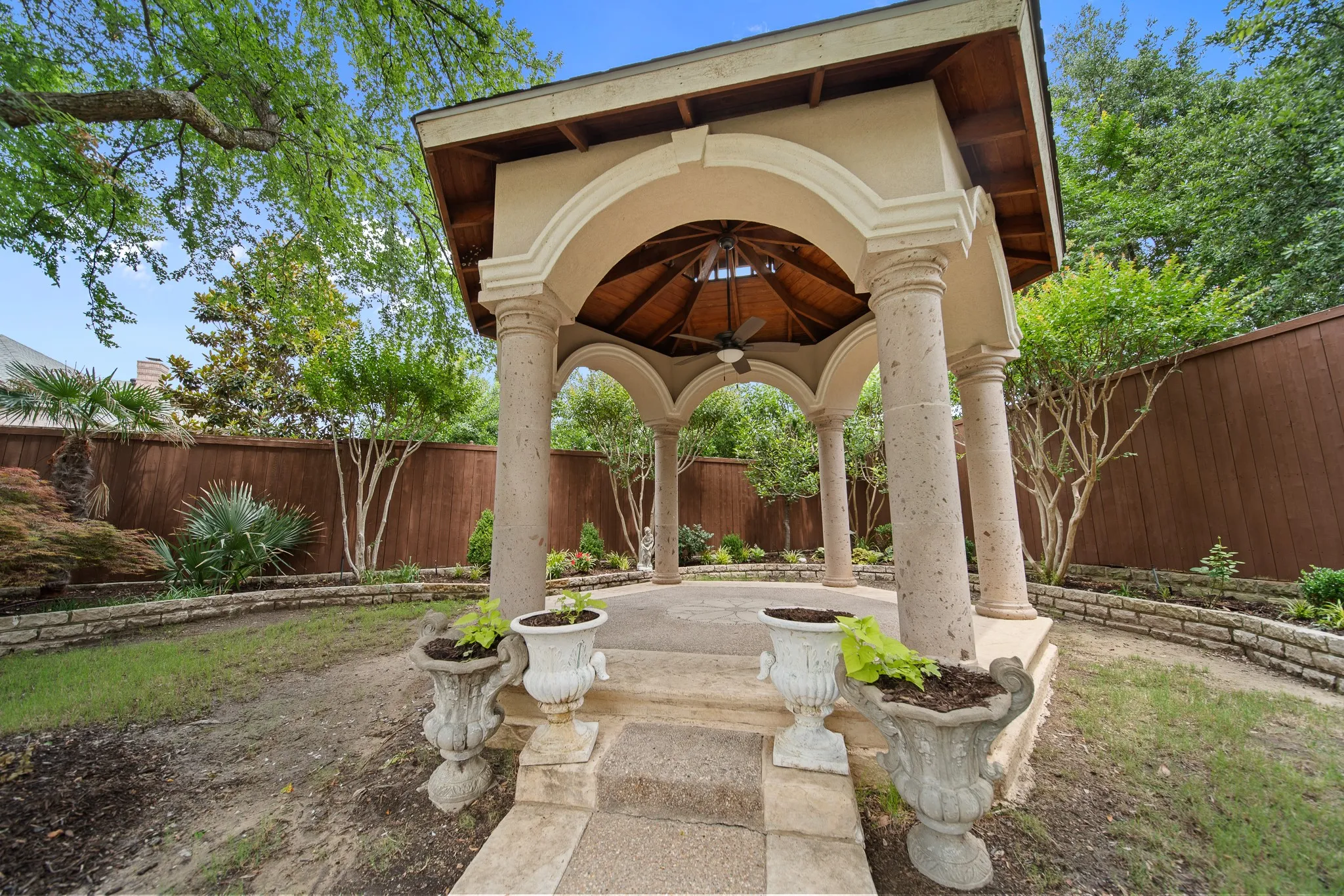 Single Family Residence For Sale in Denton County , 6420 Riverside Drive, Plano, Texas 75024, 5 Bedroom, 5 Bathroom, 3 Garage spaces, 4,926 Sqft, built in 1997, mls#21284795, Real Estate Agent in Plano, Homes For Sale in Denton county, Homes For Sale in Plano, Realtor in Plano Texas, Real Estate Brokerage Independent Realty Texas, Luminita Cordes Realtor