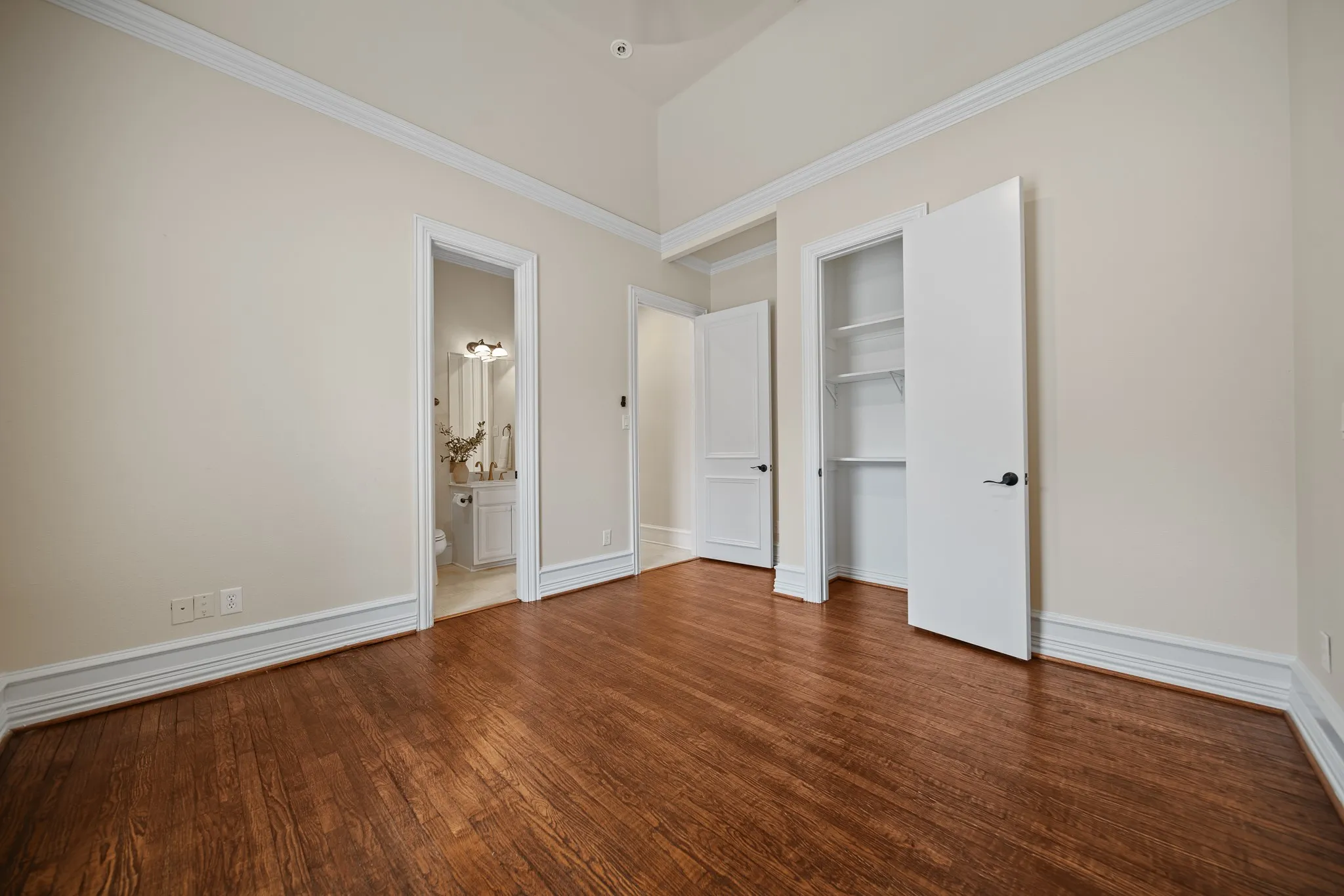 Single Family Residence For Sale in Denton County , 6420 Riverside Drive, Plano, Texas 75024, 5 Bedroom, 5 Bathroom, 3 Garage spaces, 4,926 Sqft, built in 1997, mls#21284795, Real Estate Agent in Plano, Homes For Sale in Denton county, Homes For Sale in Plano, Realtor in Plano Texas, Real Estate Brokerage Independent Realty Texas, Luminita Cordes Realtor