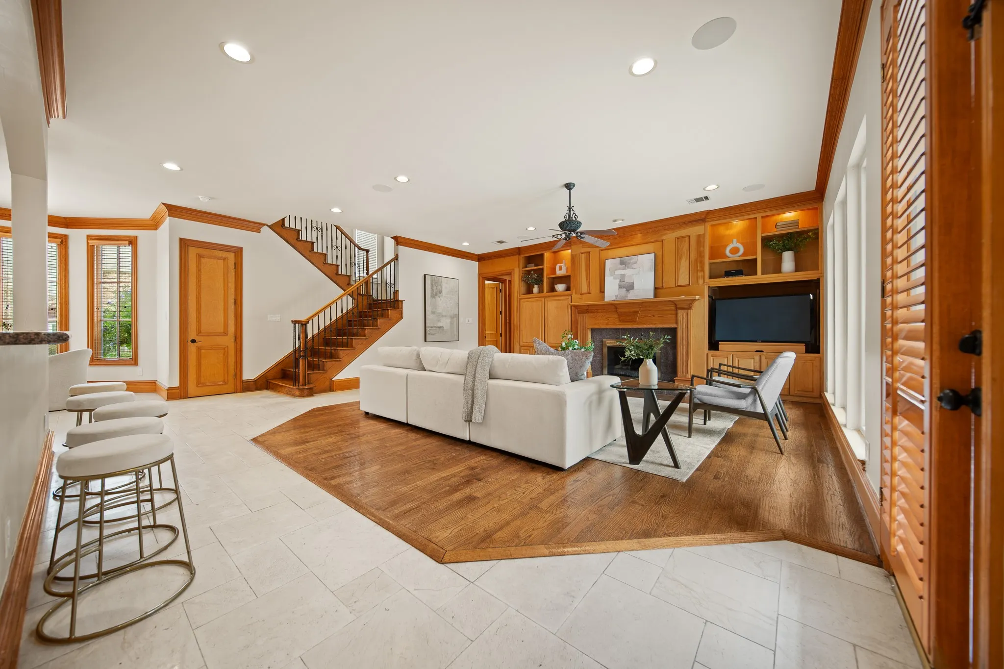 Single Family Residence For Sale in Denton County , 6420 Riverside Drive, Plano, Texas 75024, 5 Bedroom, 5 Bathroom, 3 Garage spaces, 4,926 Sqft, built in 1997, mls#21284795, Real Estate Agent in Plano, Homes For Sale in Denton county, Homes For Sale in Plano, Realtor in Plano Texas, Real Estate Brokerage Independent Realty Texas, Luminita Cordes Realtor