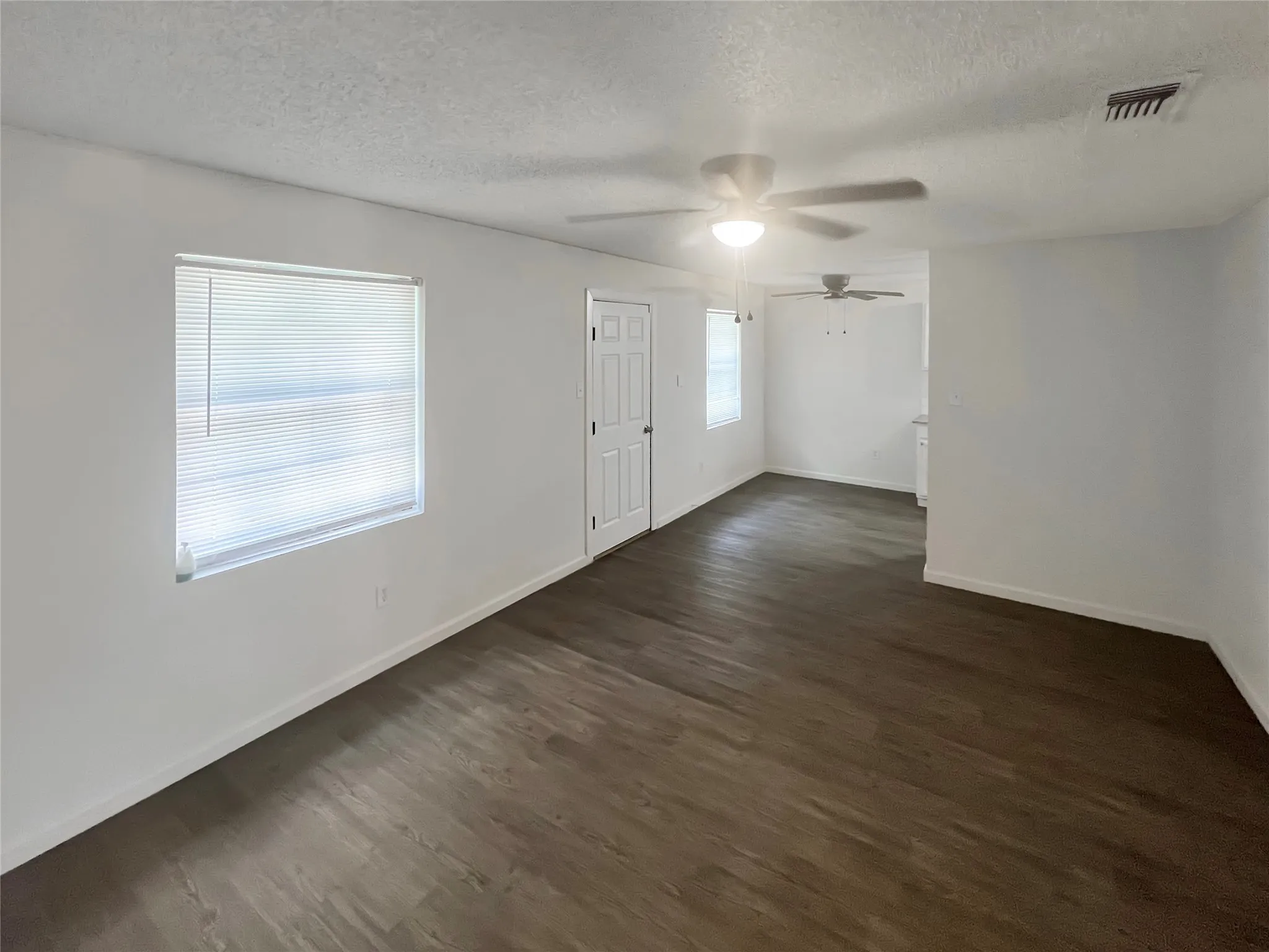 Single Family Residence For Sale in Tarrant County , 3008 Farrell Lane, Fort Worth, Texas 76119, 3 Bedroom, 2 Bathroom, 2 Garage spaces, 1,154 Sqft, built in 1974, mls#21292781, Real Estate Agent in Fort Worth, Homes For Sale in Tarrant county, Homes For Sale in Fort Worth, Realtor in Fort Worth Texas, Real Estate Brokerage Independent Realty Texas, Luminita Cordes Realtor