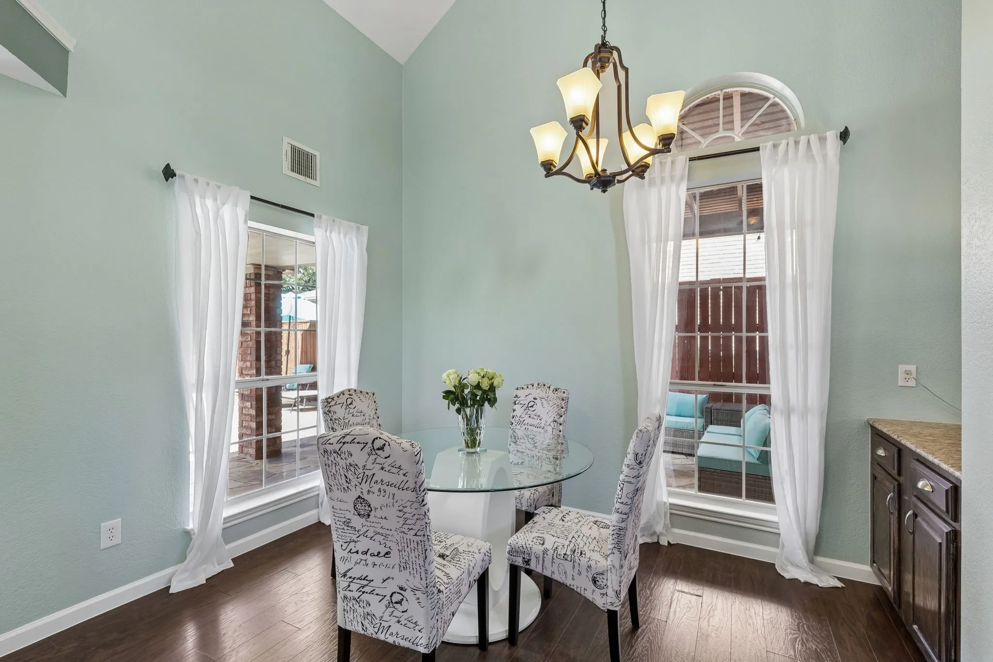 Single Family Residence For Sale in Collin County , 1733 Steamboat Drive, Plano, Texas 75025, 4 Bedroom, 3 Bathroom, 2 Garage spaces, 2,469 Sqft, built in 1988, mls#21292036, Real Estate Agent in Plano, Homes For Sale in Collin county, Homes For Sale in Plano, Realtor in Plano Texas, Real Estate Brokerage Independent Realty Texas, Luminita Cordes Realtor