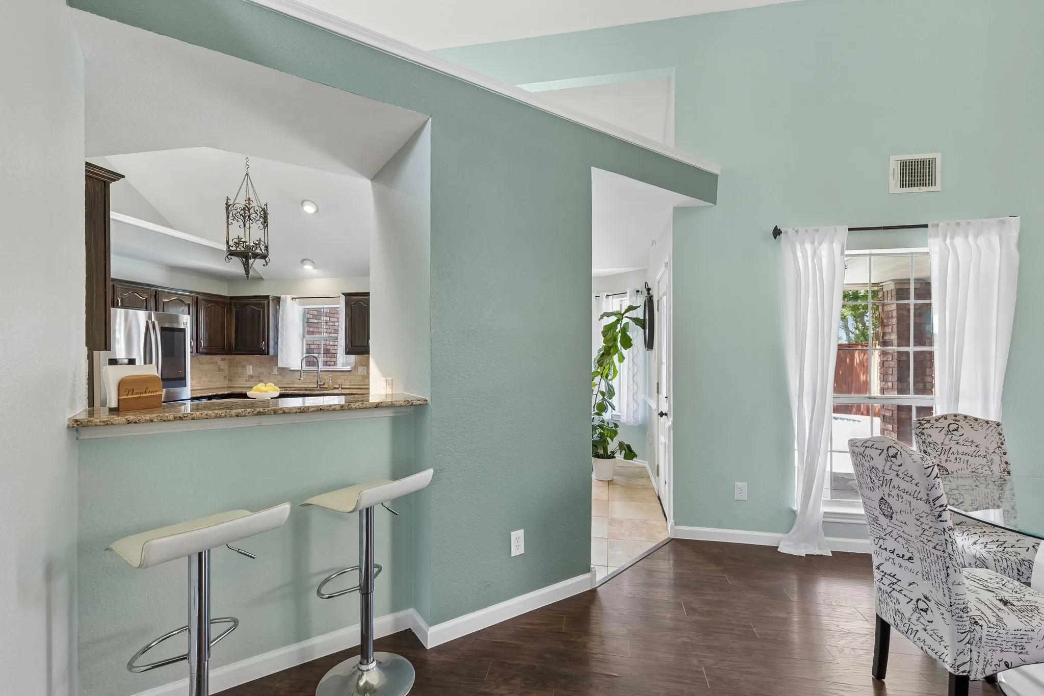 Single Family Residence For Sale in Collin County , 1733 Steamboat Drive, Plano, Texas 75025, 4 Bedroom, 3 Bathroom, 2 Garage spaces, 2,469 Sqft, built in 1988, mls#21292036, Real Estate Agent in Plano, Homes For Sale in Collin county, Homes For Sale in Plano, Realtor in Plano Texas, Real Estate Brokerage Independent Realty Texas, Luminita Cordes Realtor