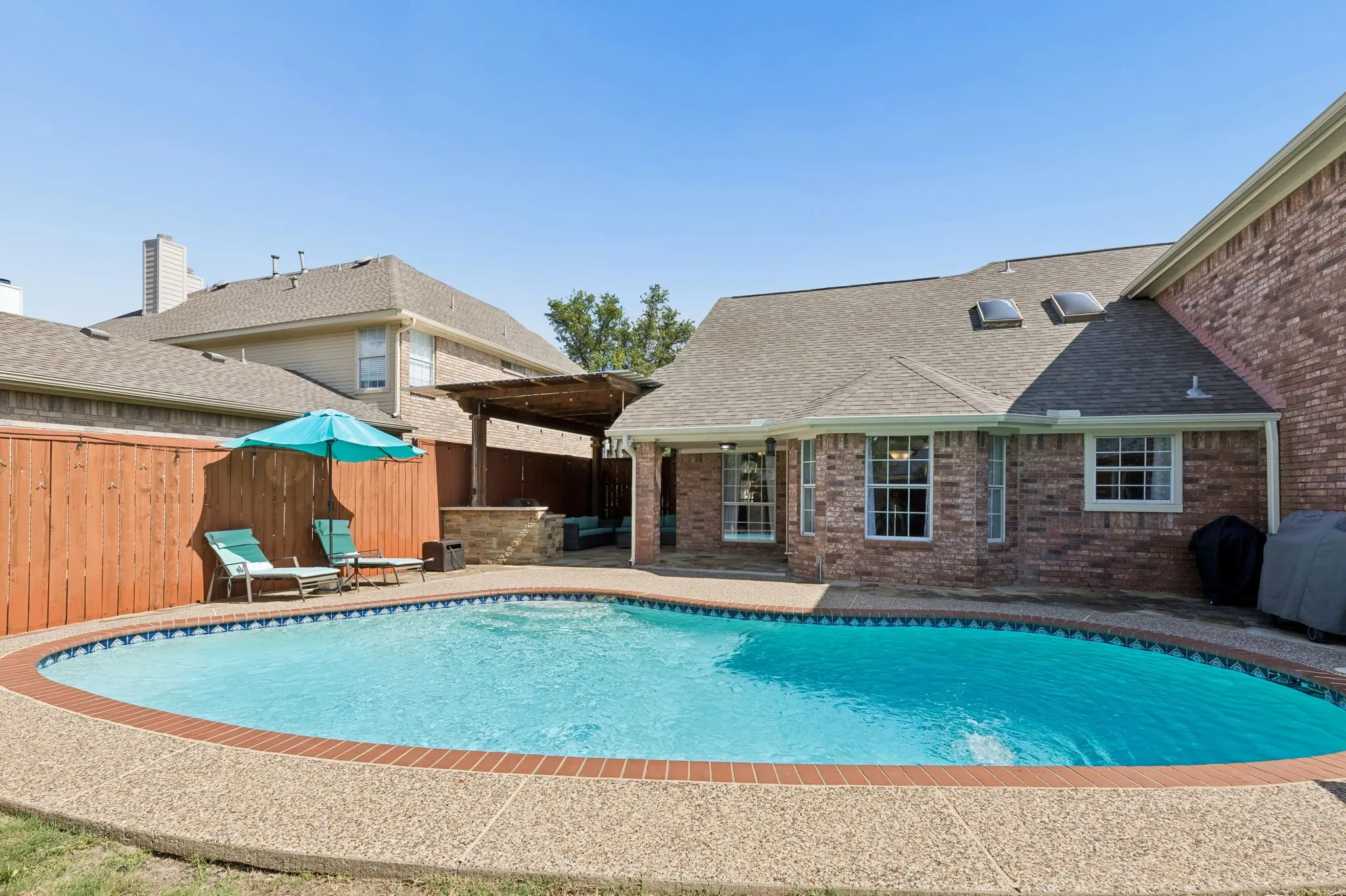 Single Family Residence For Sale in Collin County , 1733 Steamboat Drive, Plano, Texas 75025, 4 Bedroom, 3 Bathroom, 2 Garage spaces, 2,469 Sqft, built in 1988, mls#21292036, Real Estate Agent in Plano, Homes For Sale in Collin county, Homes For Sale in Plano, Realtor in Plano Texas, Real Estate Brokerage Independent Realty Texas, Luminita Cordes Realtor