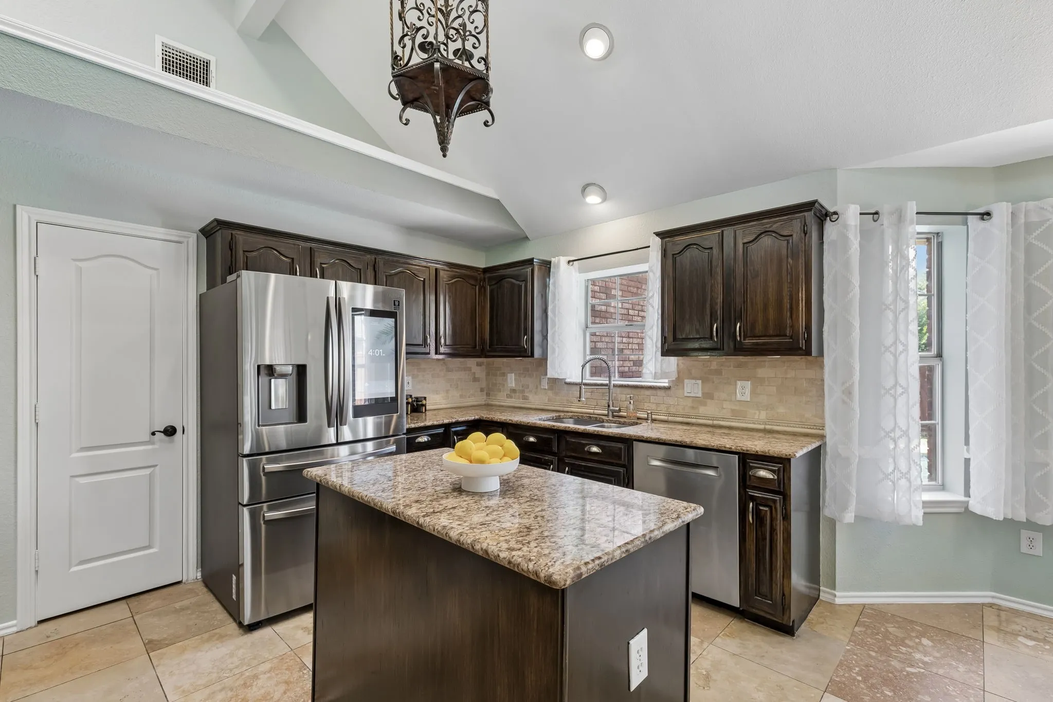 Single Family Residence For Sale in Collin County , 1733 Steamboat Drive, Plano, Texas 75025, 4 Bedroom, 3 Bathroom, 2 Garage spaces, 2,469 Sqft, built in 1988, mls#21292036, Real Estate Agent in Plano, Homes For Sale in Collin county, Homes For Sale in Plano, Realtor in Plano Texas, Real Estate Brokerage Independent Realty Texas, Luminita Cordes Realtor