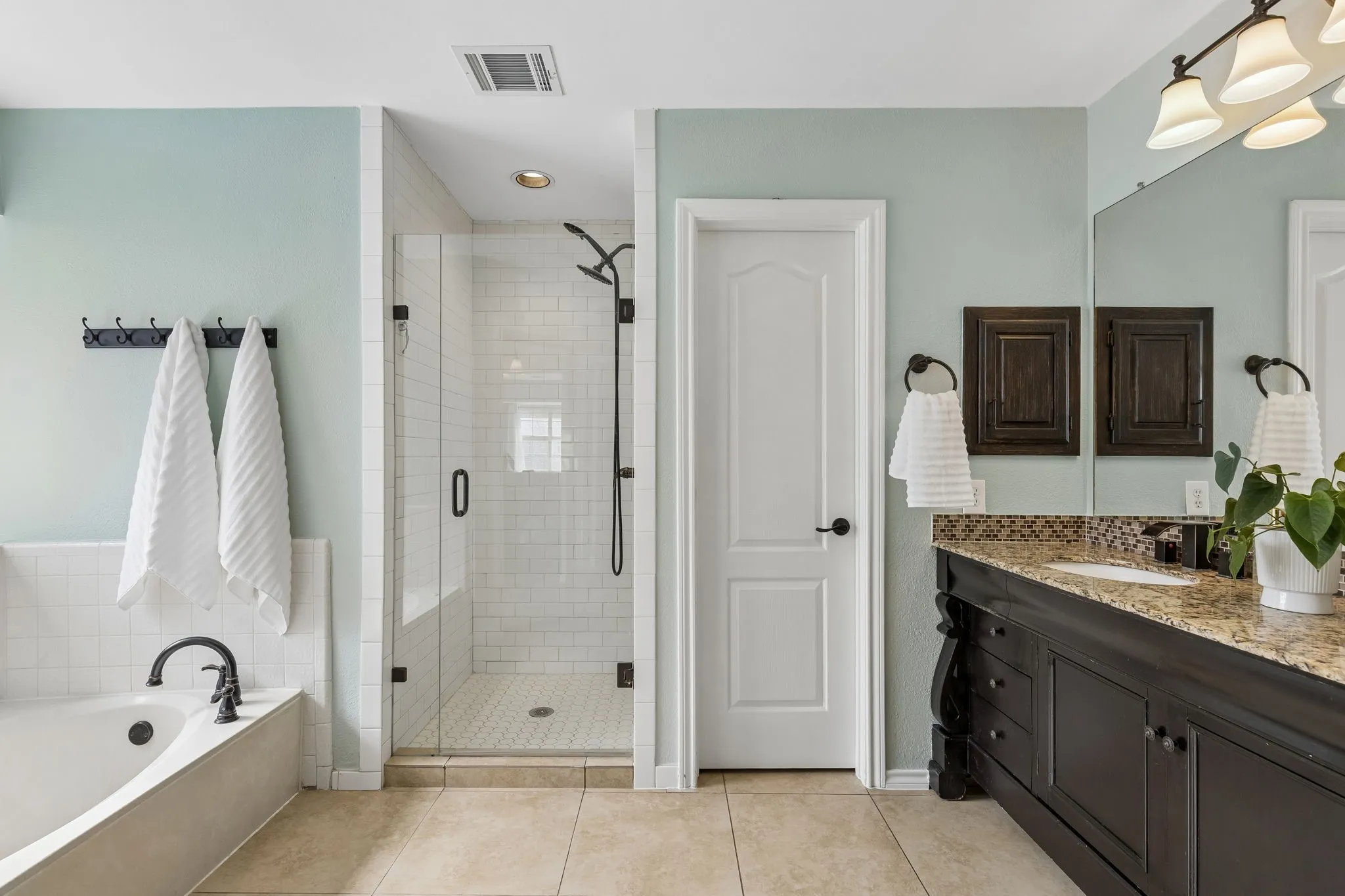 Single Family Residence For Sale in Collin County , 1733 Steamboat Drive, Plano, Texas 75025, 4 Bedroom, 3 Bathroom, 2 Garage spaces, 2,469 Sqft, built in 1988, mls#21292036, Real Estate Agent in Plano, Homes For Sale in Collin county, Homes For Sale in Plano, Realtor in Plano Texas, Real Estate Brokerage Independent Realty Texas, Luminita Cordes Realtor