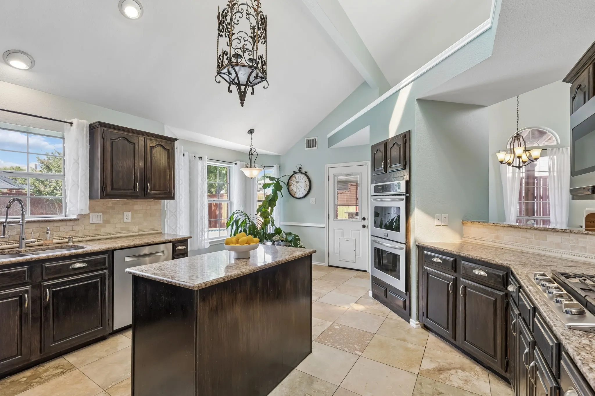 Single Family Residence For Sale in Collin County , 1733 Steamboat Drive, Plano, Texas 75025, 4 Bedroom, 3 Bathroom, 2 Garage spaces, 2,469 Sqft, built in 1988, mls#21292036, Real Estate Agent in Plano, Homes For Sale in Collin county, Homes For Sale in Plano, Realtor in Plano Texas, Real Estate Brokerage Independent Realty Texas, Luminita Cordes Realtor
