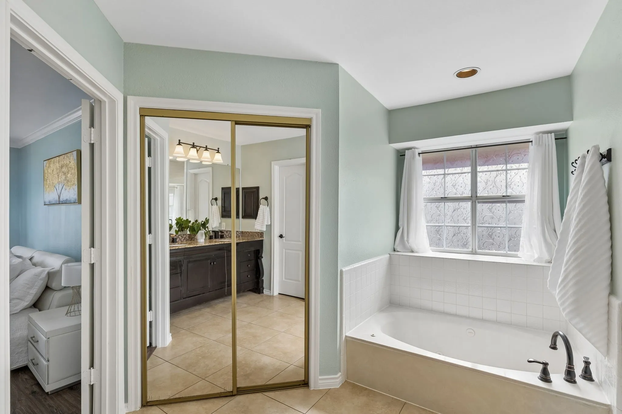 Single Family Residence For Sale in Collin County , 1733 Steamboat Drive, Plano, Texas 75025, 4 Bedroom, 3 Bathroom, 2 Garage spaces, 2,469 Sqft, built in 1988, mls#21292036, Real Estate Agent in Plano, Homes For Sale in Collin county, Homes For Sale in Plano, Realtor in Plano Texas, Real Estate Brokerage Independent Realty Texas, Luminita Cordes Realtor