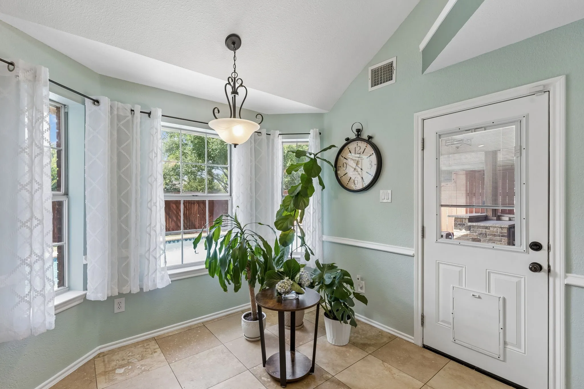Single Family Residence For Sale in Collin County , 1733 Steamboat Drive, Plano, Texas 75025, 4 Bedroom, 3 Bathroom, 2 Garage spaces, 2,469 Sqft, built in 1988, mls#21292036, Real Estate Agent in Plano, Homes For Sale in Collin county, Homes For Sale in Plano, Realtor in Plano Texas, Real Estate Brokerage Independent Realty Texas, Luminita Cordes Realtor
