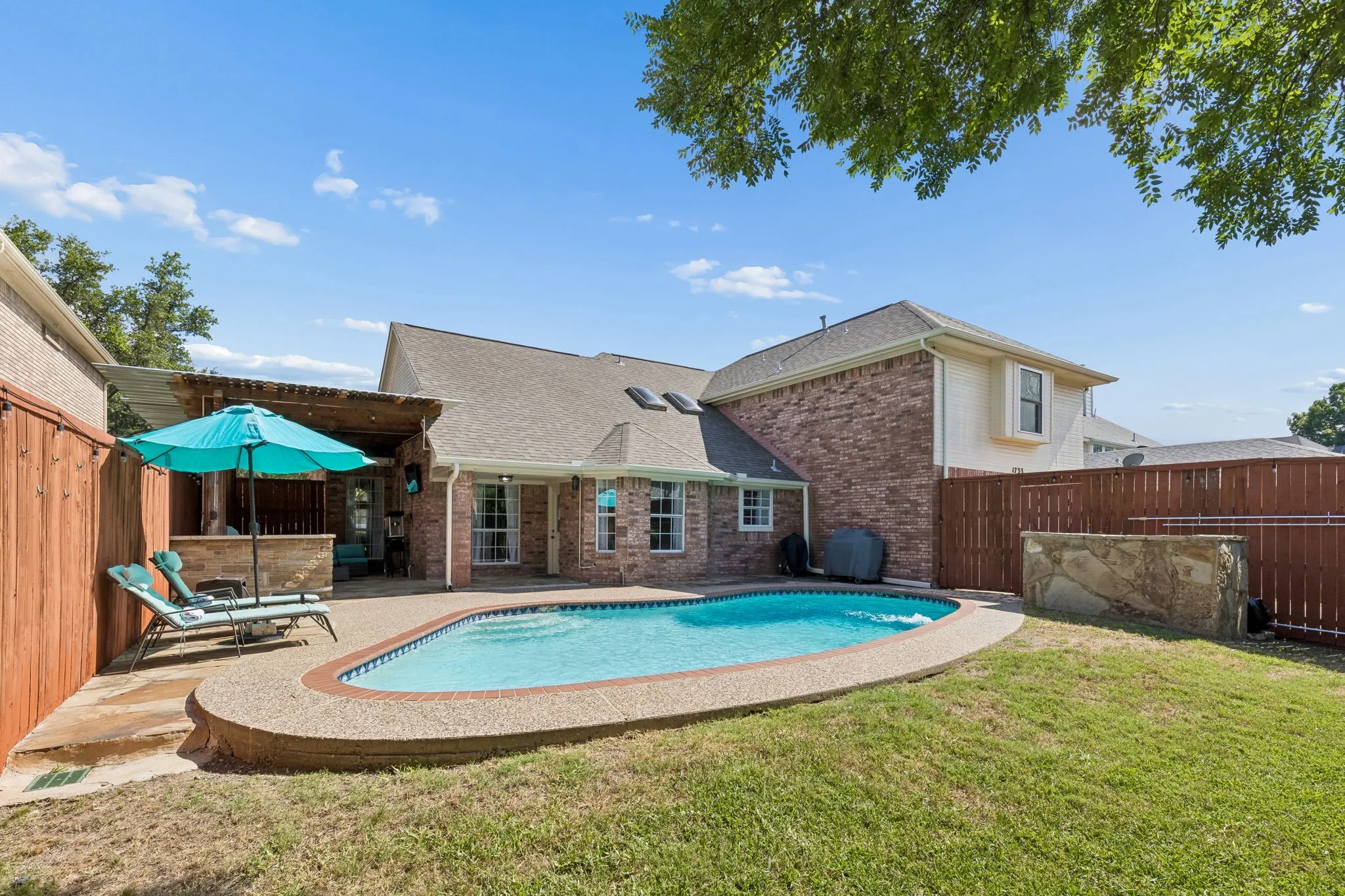 Single Family Residence For Sale in Collin County , 1733 Steamboat Drive, Plano, Texas 75025, 4 Bedroom, 3 Bathroom, 2 Garage spaces, 2,469 Sqft, built in 1988, mls#21292036, Real Estate Agent in Plano, Homes For Sale in Collin county, Homes For Sale in Plano, Realtor in Plano Texas, Real Estate Brokerage Independent Realty Texas, Luminita Cordes Realtor