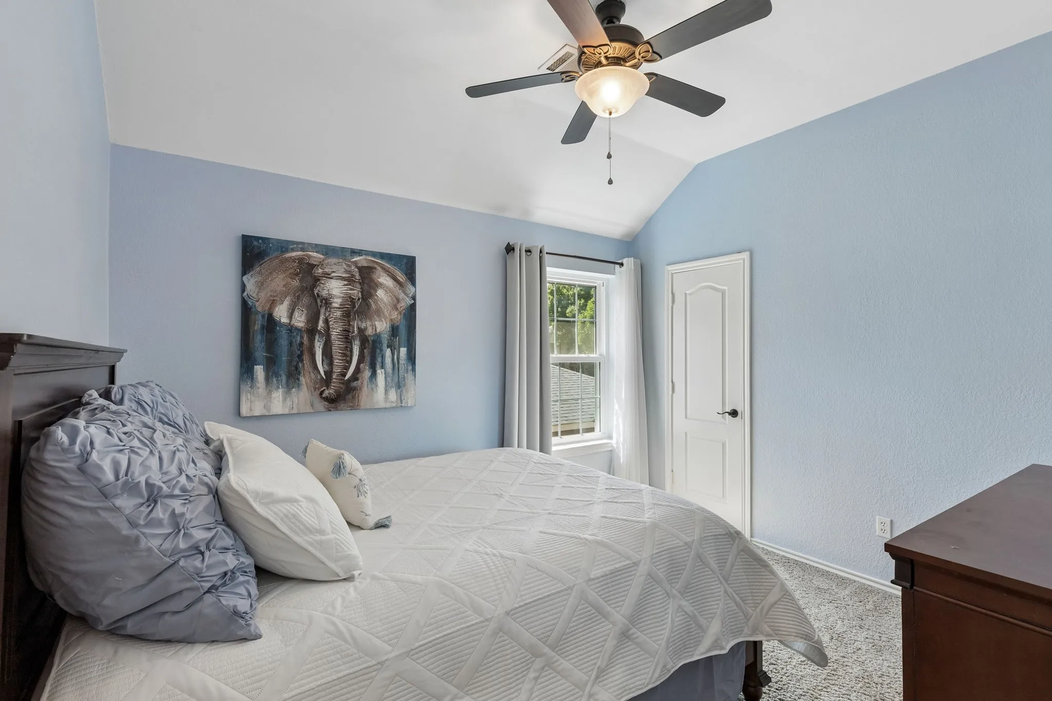 Single Family Residence For Sale in Collin County , 1733 Steamboat Drive, Plano, Texas 75025, 4 Bedroom, 3 Bathroom, 2 Garage spaces, 2,469 Sqft, built in 1988, mls#21292036, Real Estate Agent in Plano, Homes For Sale in Collin county, Homes For Sale in Plano, Realtor in Plano Texas, Real Estate Brokerage Independent Realty Texas, Luminita Cordes Realtor
