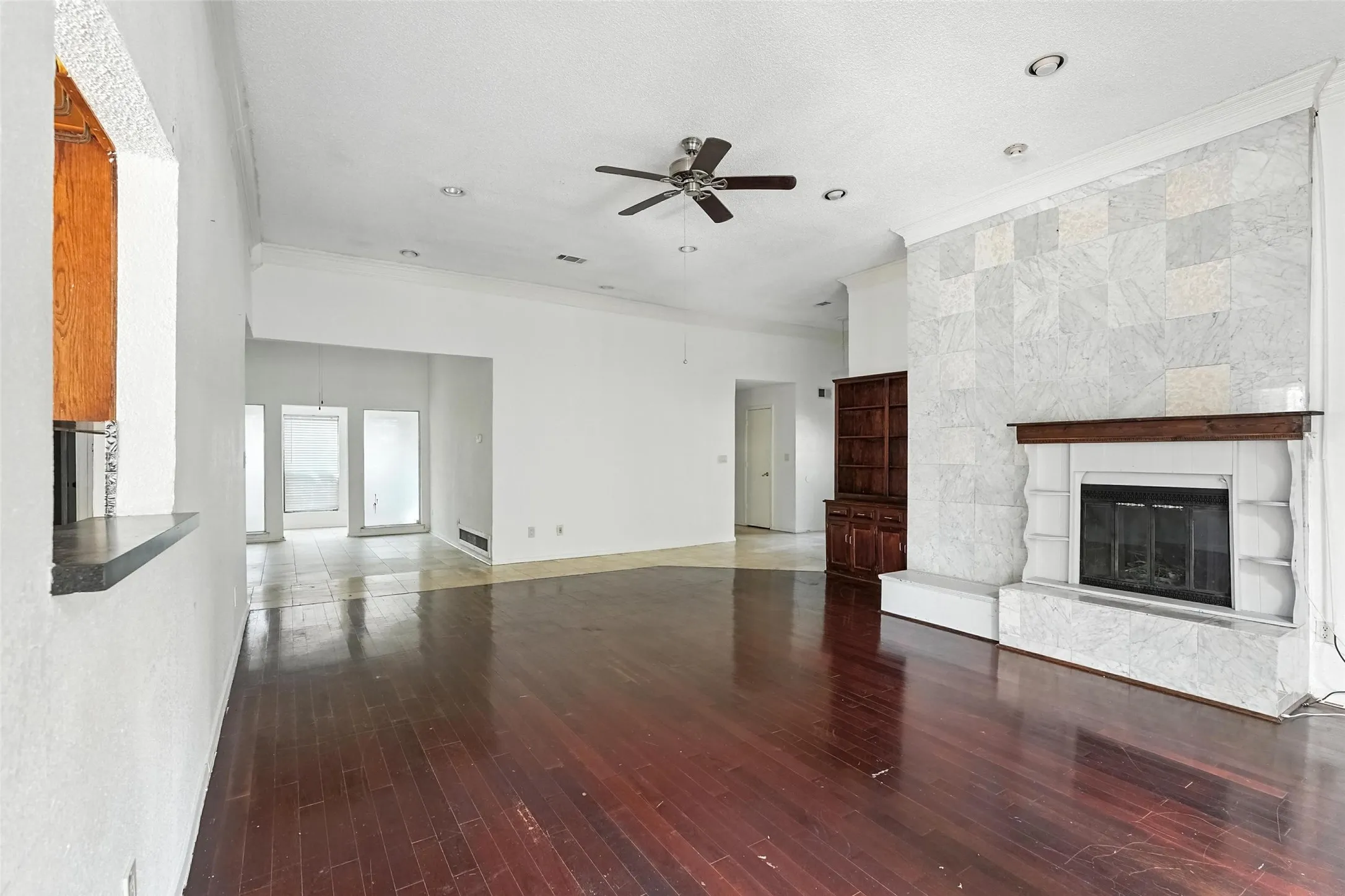 Single Family Residence For Rent in Denton County , 1744 Hartford Drive, Carrollton, Texas 75007, 3 Bedroom, 2 Bathroom, 2 Garage spaces, 2,025 Sqft, built in 1978, mls#21292956, Real Estate Agent in Carrollton, Homes For Rent in Denton county, Homes For Rent in Carrollton, Realtor in Carrollton Texas, Real Estate Brokerage Independent Realty Texas, Luminita Cordes Realtor