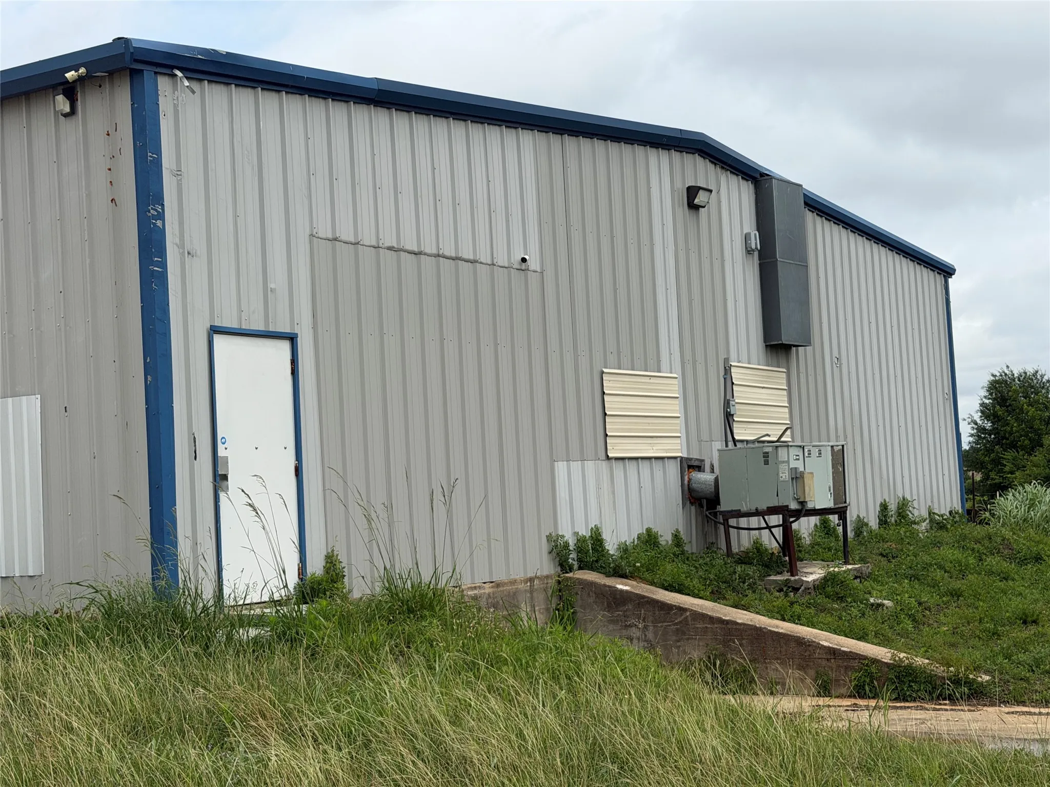 Retail For Sale in Van Zandt County , 17445 FM 17, Canton, Texas 75103, 0, 0, Garage spaces, 0 Sqft, built in 1995, mls#21293240, Real Estate Agent in Canton, Homes For Sale in Van Zandt county, Homes For Sale in Canton, Realtor in Canton Texas, Real Estate Brokerage Independent Realty Texas, Luminita Cordes Realtor