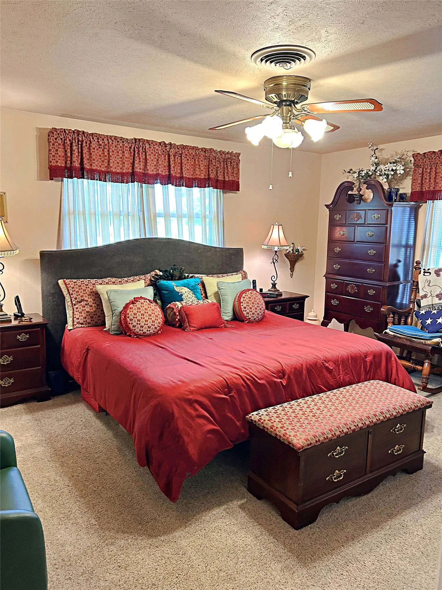 Single Family Residence For Sale in Dallas County , 105 Lindenwood Drive, Lancaster, Texas 75134, 3 Bedroom, 2 Bathroom, 2 Garage spaces, 2,428 Sqft, built in 1960, Price $340,000, mls#21292727, Real Estate Agent in Lancaster, Homes For Sale in Dallas county, Homes For Sale in Lancaster, Realtor in Lancaster Texas, Real Estate Brokerage Independent Realty Texas, Luminita Cordes Realtor