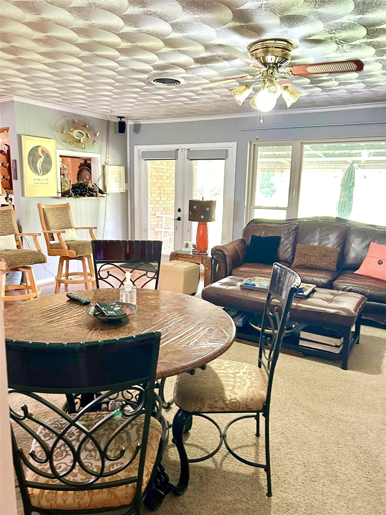 Single Family Residence For Sale in Dallas County , 105 Lindenwood Drive, Lancaster, Texas 75134, 3 Bedroom, 2 Bathroom, 2 Garage spaces, 2,428 Sqft, built in 1960, Price $340,000, mls#21292727, Real Estate Agent in Lancaster, Homes For Sale in Dallas county, Homes For Sale in Lancaster, Realtor in Lancaster Texas, Real Estate Brokerage Independent Realty Texas, Luminita Cordes Realtor
