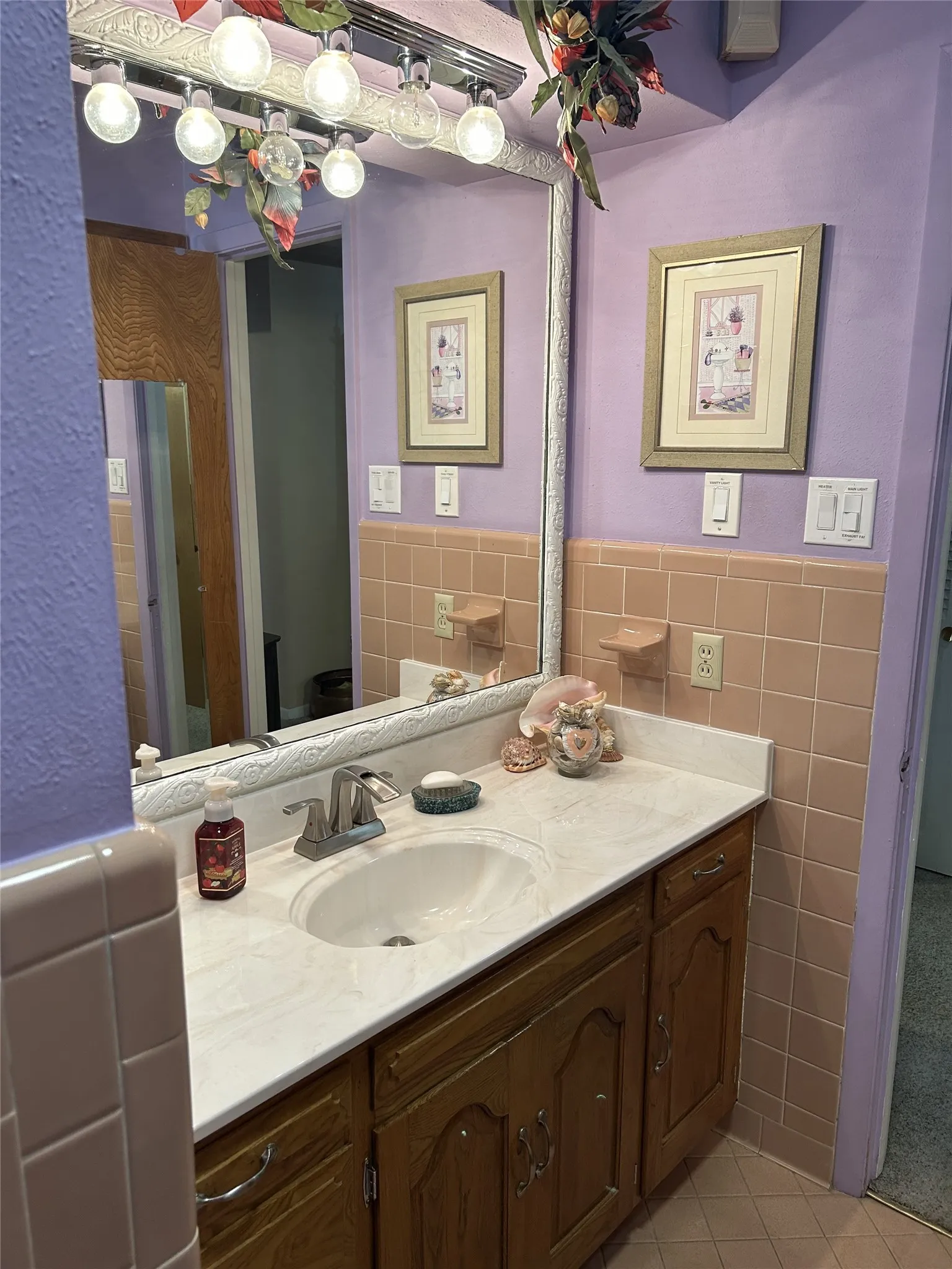 Single Family Residence For Sale in Dallas County , 105 Lindenwood Drive, Lancaster, Texas 75134, 3 Bedroom, 2 Bathroom, 2 Garage spaces, 2,428 Sqft, built in 1960, Price $340,000, mls#21292727, Real Estate Agent in Lancaster, Homes For Sale in Dallas county, Homes For Sale in Lancaster, Realtor in Lancaster Texas, Real Estate Brokerage Independent Realty Texas, Luminita Cordes Realtor