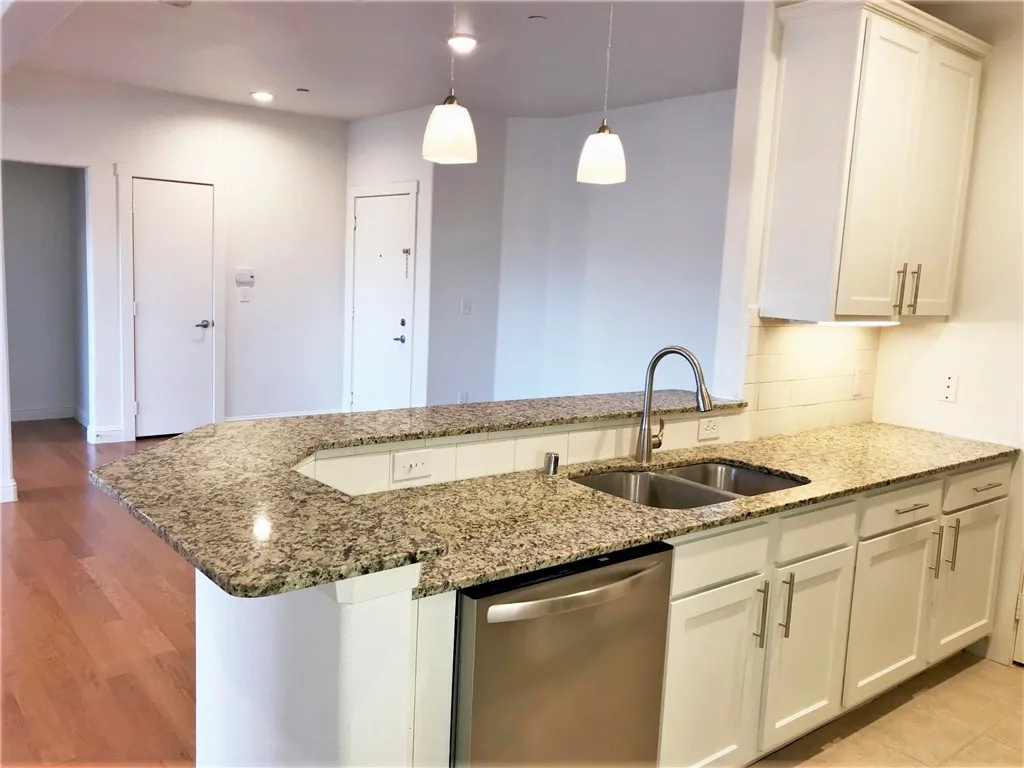 Condominium For Rent in Dallas County , 6159 Oram Street 302, Dallas, Texas 75214, 3 Bedroom, 2 Bathroom, 2 Garage spaces, 1,750 Sqft, built in 2007, mls#21290849, Real Estate Agent in Dallas, Homes For Rent in Dallas county, Homes For Rent in Dallas, Realtor in Dallas Texas, Real Estate Brokerage Independent Realty Texas, Luminita Cordes Realtor