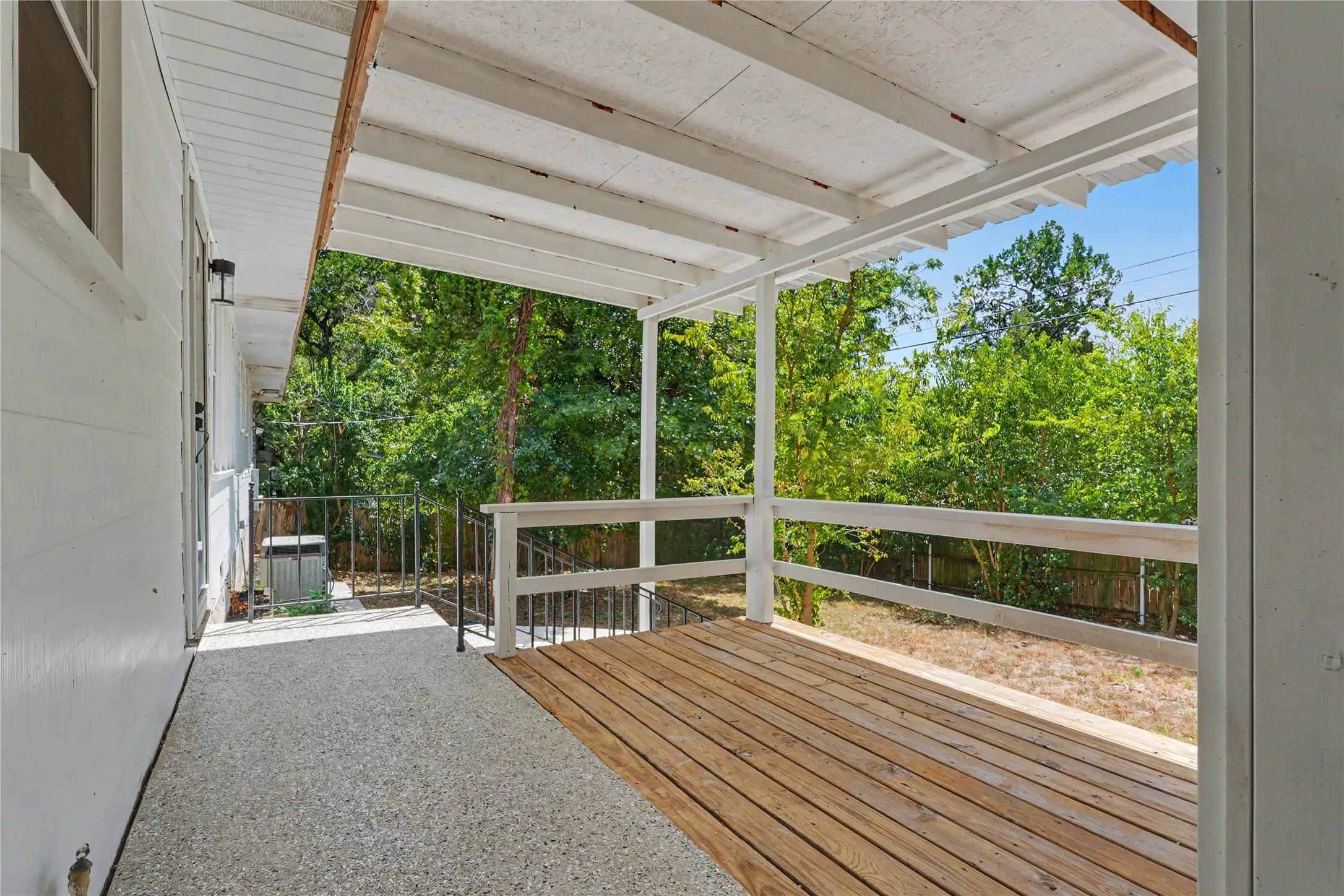 Single Family Residence For Sale in Mc Lennan County , 4600 Robinwood Drive, Waco, Texas 76708, 3 Bedroom, 2 Bathroom, 2 Garage spaces, 1,680 Sqft, built in 1958, mls#21293251, Real Estate Agent in Waco, Homes For Sale in Mc Lennan county, Homes For Sale in Waco, Realtor in Waco Texas, Real Estate Brokerage Independent Realty Texas, Luminita Cordes Realtor