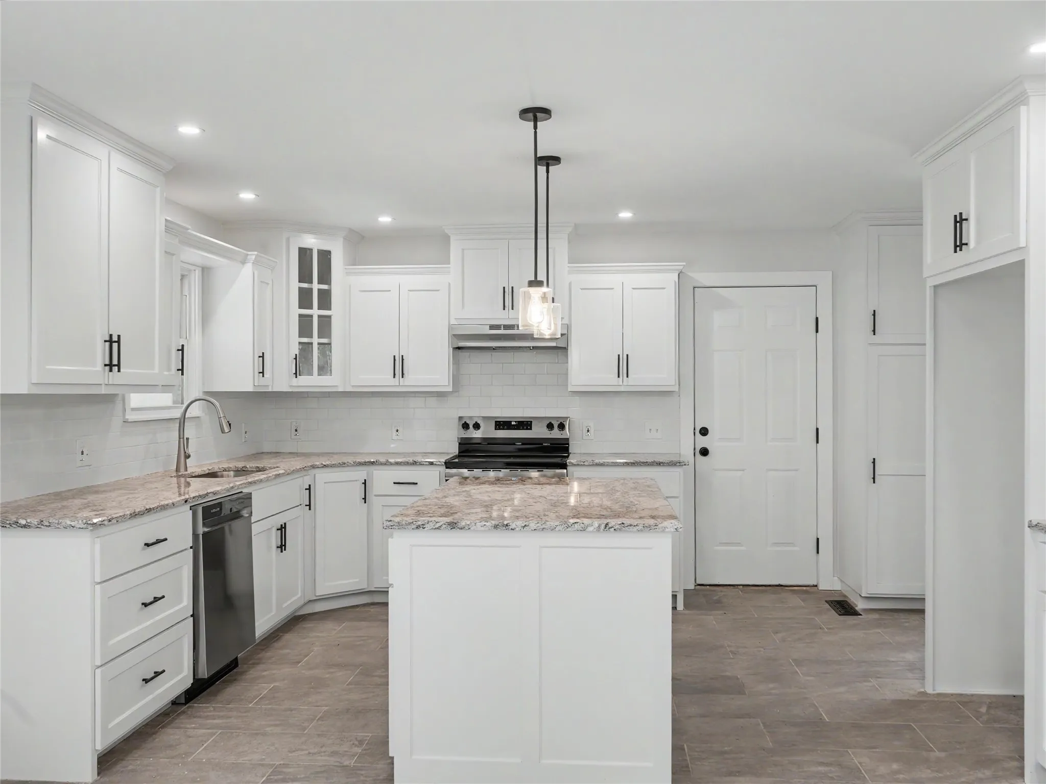 Single Family Residence For Sale in Mc Lennan County , 4600 Robinwood Drive, Waco, Texas 76708, 3 Bedroom, 2 Bathroom, 2 Garage spaces, 1,680 Sqft, built in 1958, mls#21293251, Real Estate Agent in Waco, Homes For Sale in Mc Lennan county, Homes For Sale in Waco, Realtor in Waco Texas, Real Estate Brokerage Independent Realty Texas, Luminita Cordes Realtor