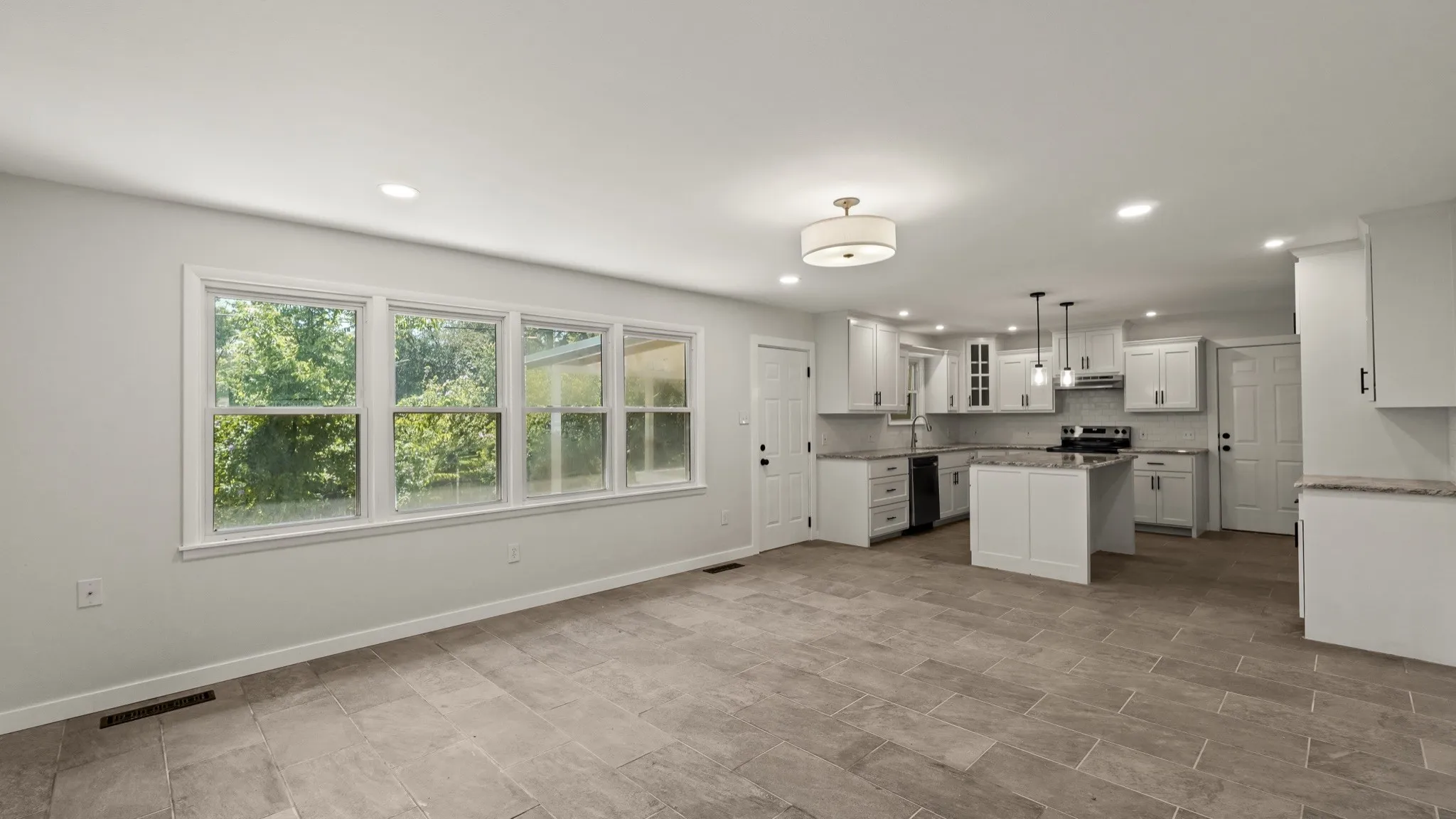 Single Family Residence For Sale in Mc Lennan County , 4600 Robinwood Drive, Waco, Texas 76708, 3 Bedroom, 2 Bathroom, 2 Garage spaces, 1,680 Sqft, built in 1958, mls#21293251, Real Estate Agent in Waco, Homes For Sale in Mc Lennan county, Homes For Sale in Waco, Realtor in Waco Texas, Real Estate Brokerage Independent Realty Texas, Luminita Cordes Realtor