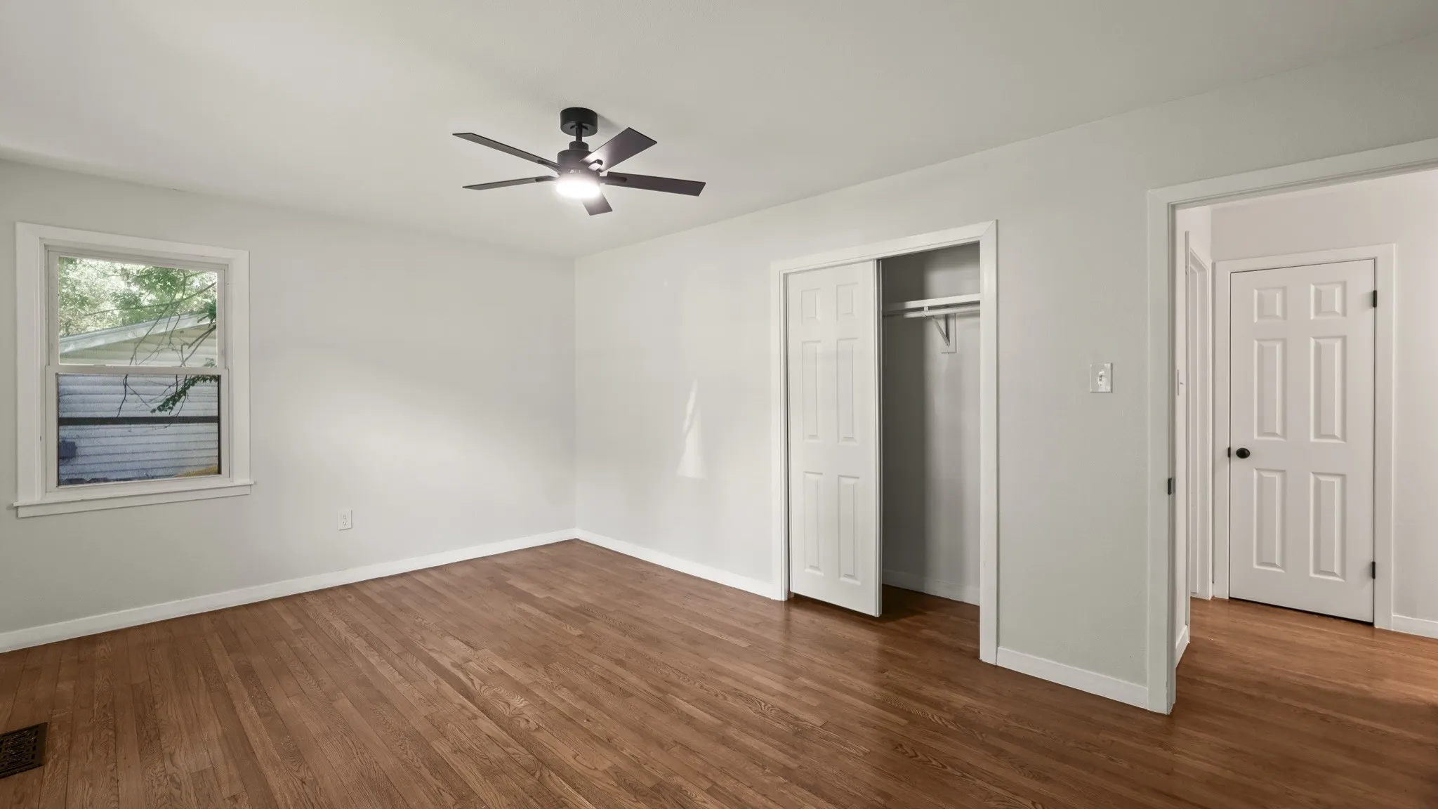 Single Family Residence For Sale in Mc Lennan County , 4600 Robinwood Drive, Waco, Texas 76708, 3 Bedroom, 2 Bathroom, 2 Garage spaces, 1,680 Sqft, built in 1958, mls#21293251, Real Estate Agent in Waco, Homes For Sale in Mc Lennan county, Homes For Sale in Waco, Realtor in Waco Texas, Real Estate Brokerage Independent Realty Texas, Luminita Cordes Realtor