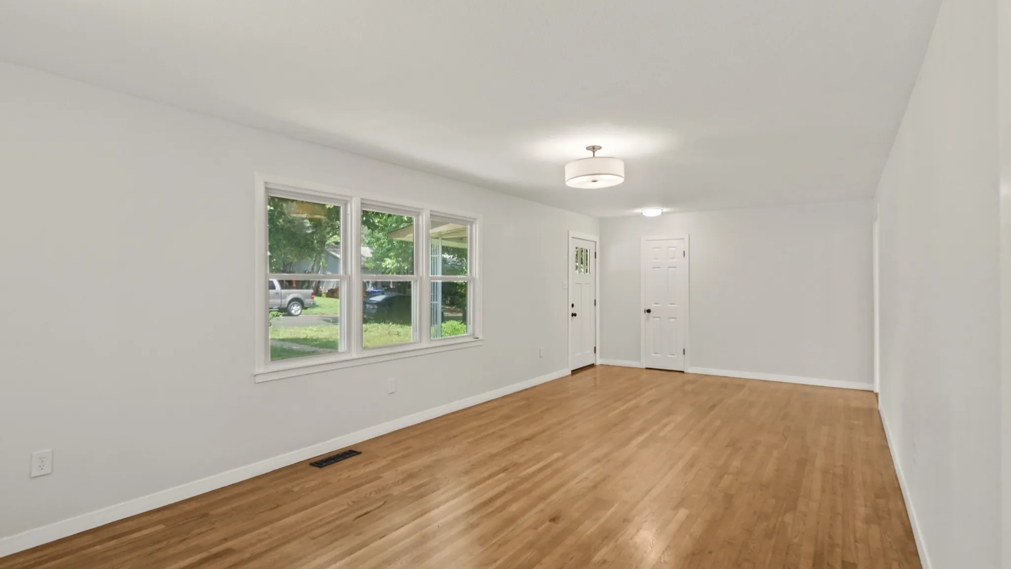 Single Family Residence For Sale in Mc Lennan County , 4600 Robinwood Drive, Waco, Texas 76708, 3 Bedroom, 2 Bathroom, 2 Garage spaces, 1,680 Sqft, built in 1958, mls#21293251, Real Estate Agent in Waco, Homes For Sale in Mc Lennan county, Homes For Sale in Waco, Realtor in Waco Texas, Real Estate Brokerage Independent Realty Texas, Luminita Cordes Realtor