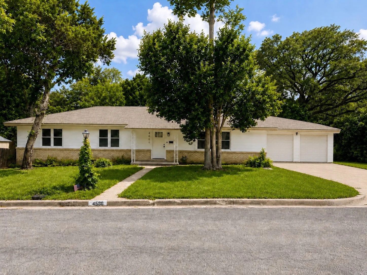 Single Family Residence For Sale in Mc Lennan County , 4600 Robinwood Drive, Waco, Texas 76708, 3 Bedroom, 2 Bathroom, 2 Garage spaces, 1,680 Sqft, built in 1958, mls#21293251, Real Estate Agent in Waco, Homes For Sale in Mc Lennan county, Homes For Sale in Waco, Realtor in Waco Texas, Real Estate Brokerage Independent Realty Texas, Luminita Cordes Realtor