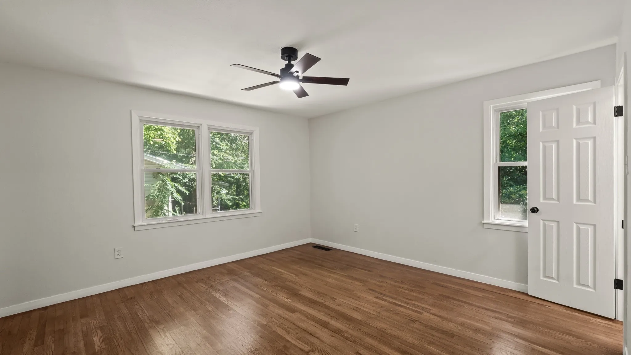 Single Family Residence For Sale in Mc Lennan County , 4600 Robinwood Drive, Waco, Texas 76708, 3 Bedroom, 2 Bathroom, 2 Garage spaces, 1,680 Sqft, built in 1958, mls#21293251, Real Estate Agent in Waco, Homes For Sale in Mc Lennan county, Homes For Sale in Waco, Realtor in Waco Texas, Real Estate Brokerage Independent Realty Texas, Luminita Cordes Realtor
