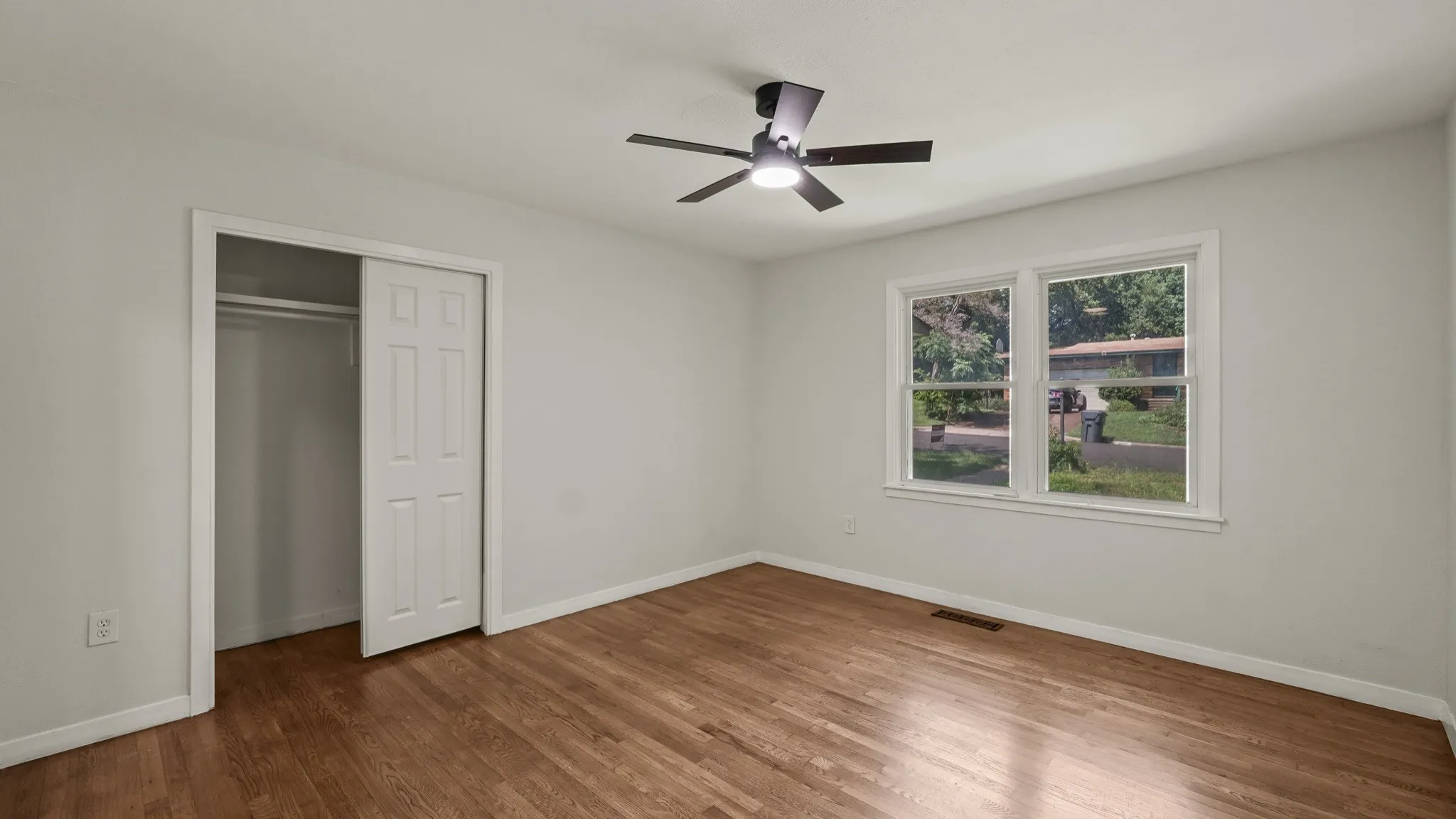 Single Family Residence For Sale in Mc Lennan County , 4600 Robinwood Drive, Waco, Texas 76708, 3 Bedroom, 2 Bathroom, 2 Garage spaces, 1,680 Sqft, built in 1958, mls#21293251, Real Estate Agent in Waco, Homes For Sale in Mc Lennan county, Homes For Sale in Waco, Realtor in Waco Texas, Real Estate Brokerage Independent Realty Texas, Luminita Cordes Realtor