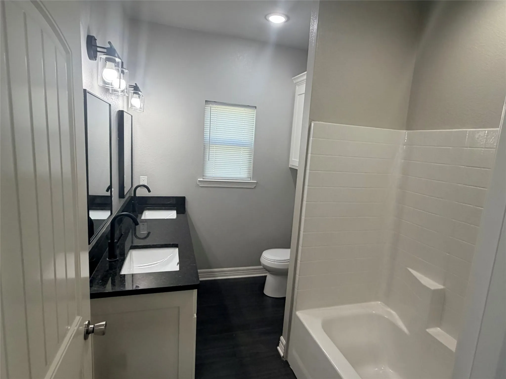 Duplex For Sale in Smith County , 501 W Vance, Tyler, Texas 75702, 5 Bedroom, 4 Bathroom, Garage spaces, 0 Sqft, built in 2021, mls#21292240, Real Estate Agent in Tyler, Homes For Sale in Smith county, Homes For Sale in Tyler, Realtor in Tyler Texas, Real Estate Brokerage Independent Realty Texas, Luminita Cordes Realtor