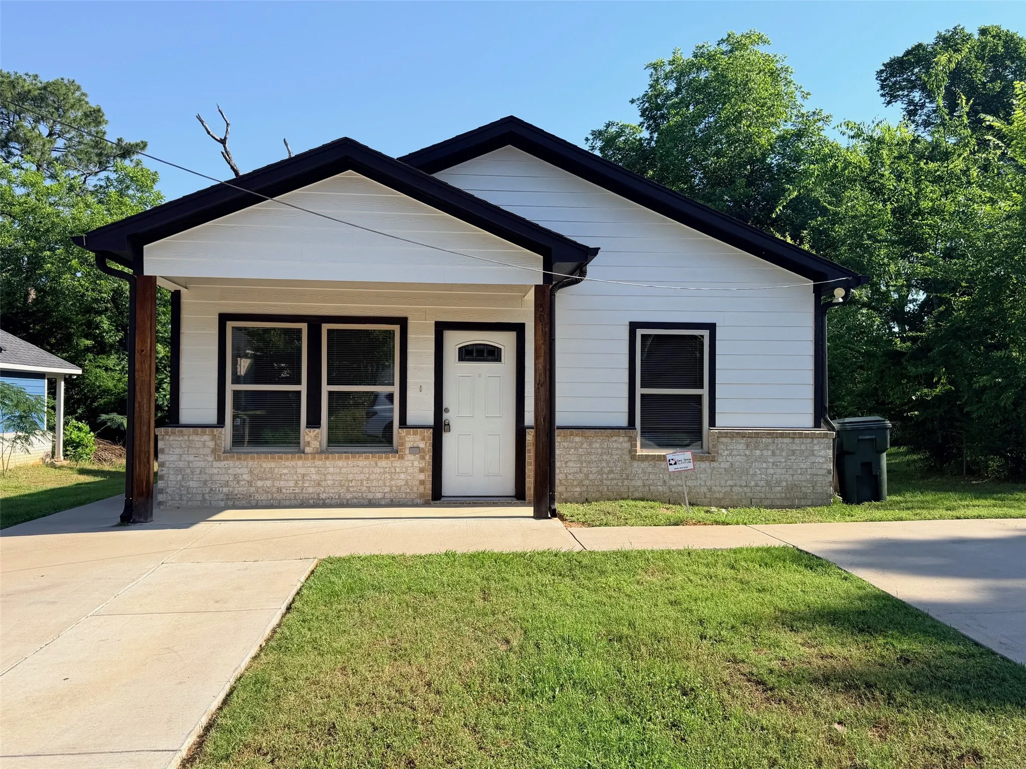 Duplex For Sale in Smith County , 501 W Vance, Tyler, Texas 75702, 5 Bedroom, 4 Bathroom, Garage spaces, 0 Sqft, built in 2021, mls#21292240, Real Estate Agent in Tyler, Homes For Sale in Smith county, Homes For Sale in Tyler, Realtor in Tyler Texas, Real Estate Brokerage Independent Realty Texas, Luminita Cordes Realtor