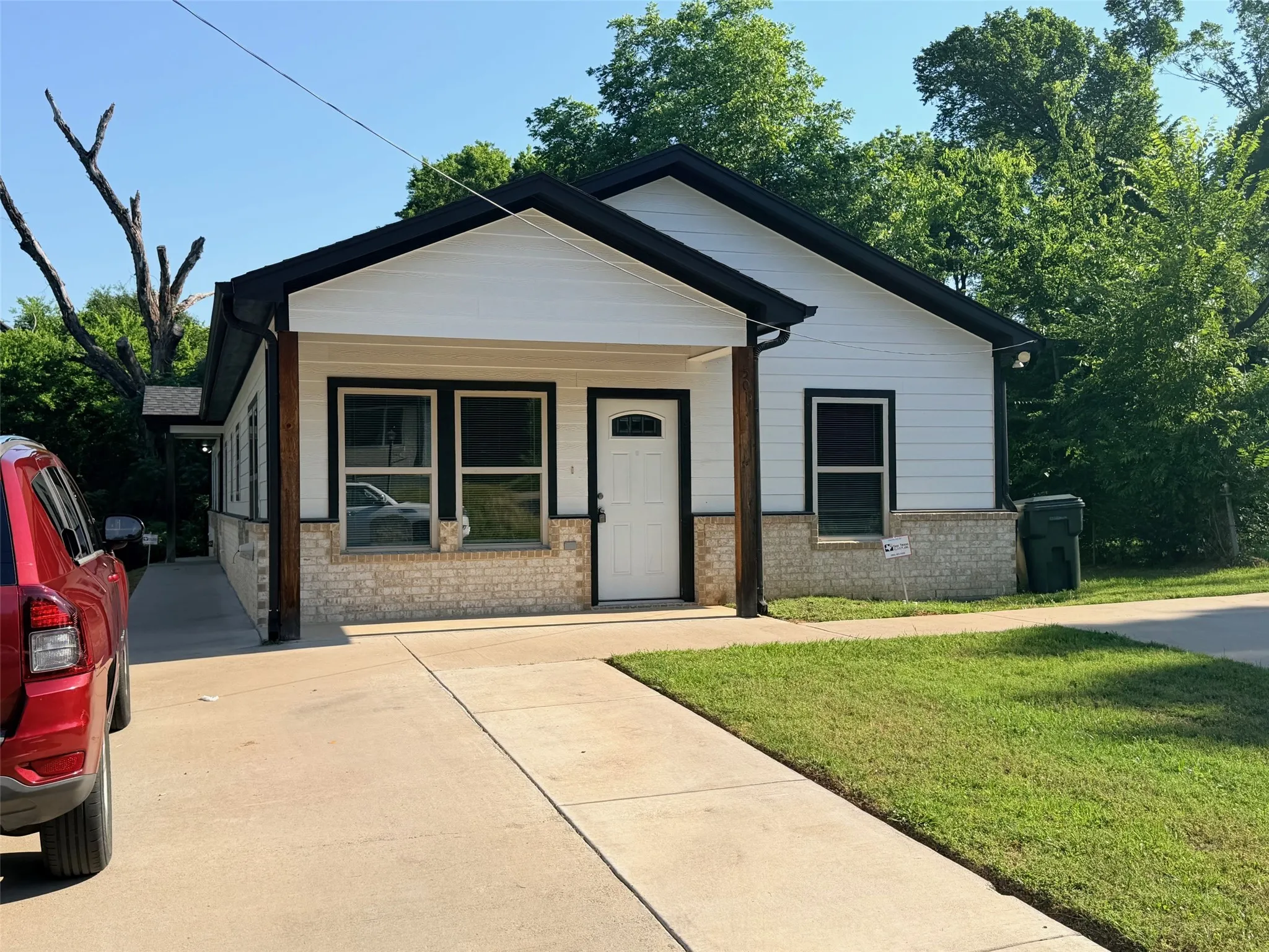 Duplex For Sale in Smith County , 501 W Vance, Tyler, Texas 75702, 5 Bedroom, 4 Bathroom, Garage spaces, 0 Sqft, built in 2021, mls#21292240, Real Estate Agent in Tyler, Homes For Sale in Smith county, Homes For Sale in Tyler, Realtor in Tyler Texas, Real Estate Brokerage Independent Realty Texas, Luminita Cordes Realtor