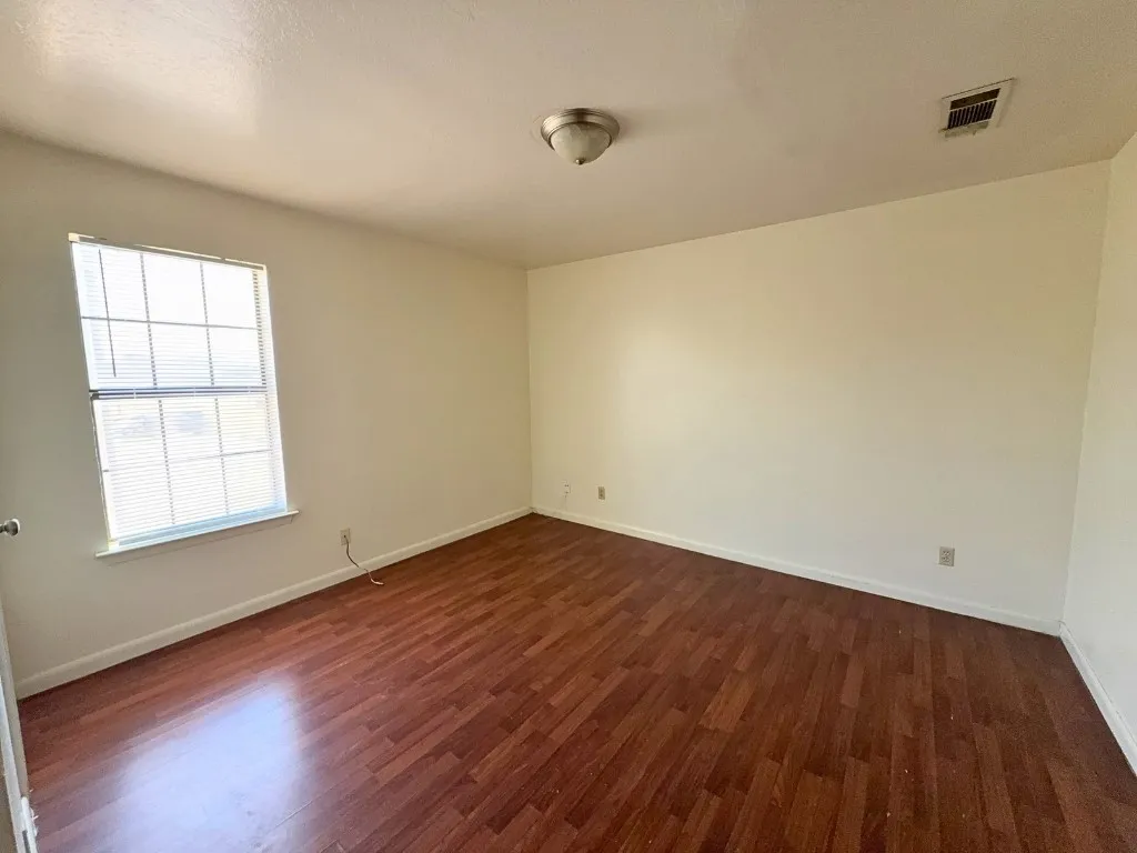 Apartment For Rent in Collin County , 807 W Walnut Street W C2, Celina, Texas 75009, 2 Bedroom, 2 Bathroom, Garage spaces, 887 Sqft, built in 1985, mls#21293261, Real Estate Agent in Celina, Homes For Rent in Collin county, Homes For Rent in Celina, Realtor in Celina Texas, Real Estate Brokerage Independent Realty Texas, Luminita Cordes Realtor