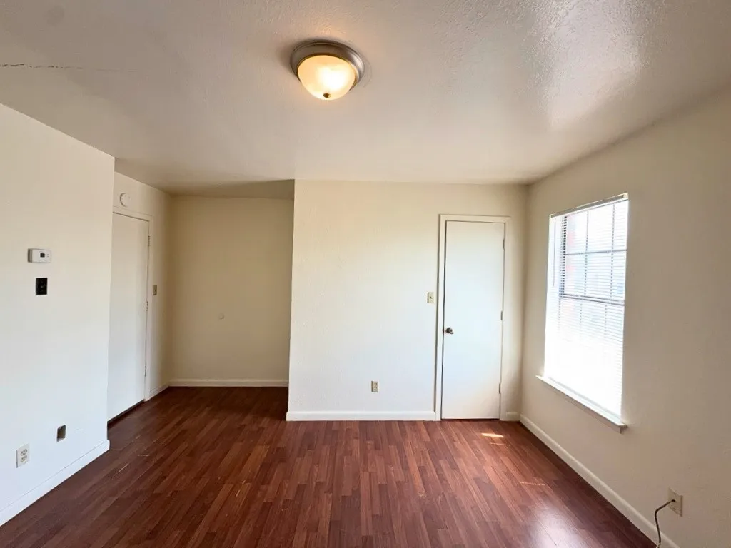 Apartment For Rent in Collin County , 807 W Walnut Street W C2, Celina, Texas 75009, 2 Bedroom, 2 Bathroom, Garage spaces, 887 Sqft, built in 1985, mls#21293261, Real Estate Agent in Celina, Homes For Rent in Collin county, Homes For Rent in Celina, Realtor in Celina Texas, Real Estate Brokerage Independent Realty Texas, Luminita Cordes Realtor