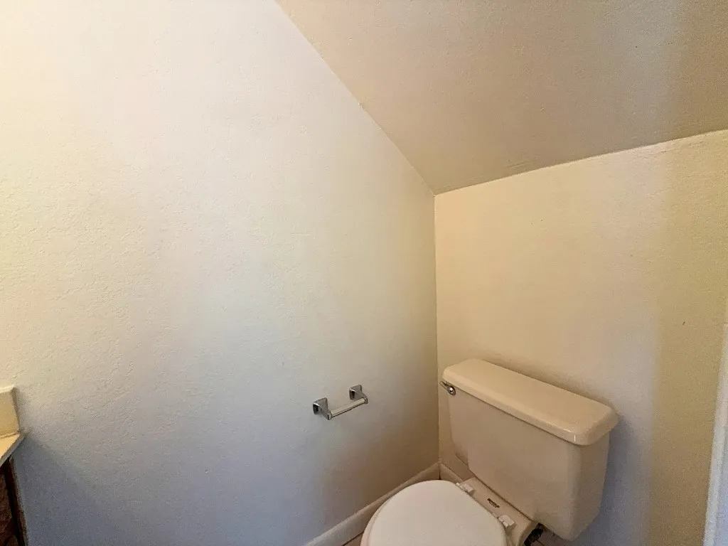 Apartment For Rent in Collin County , 807 W Walnut Street W C2, Celina, Texas 75009, 2 Bedroom, 2 Bathroom, Garage spaces, 887 Sqft, built in 1985, mls#21293261, Real Estate Agent in Celina, Homes For Rent in Collin county, Homes For Rent in Celina, Realtor in Celina Texas, Real Estate Brokerage Independent Realty Texas, Luminita Cordes Realtor