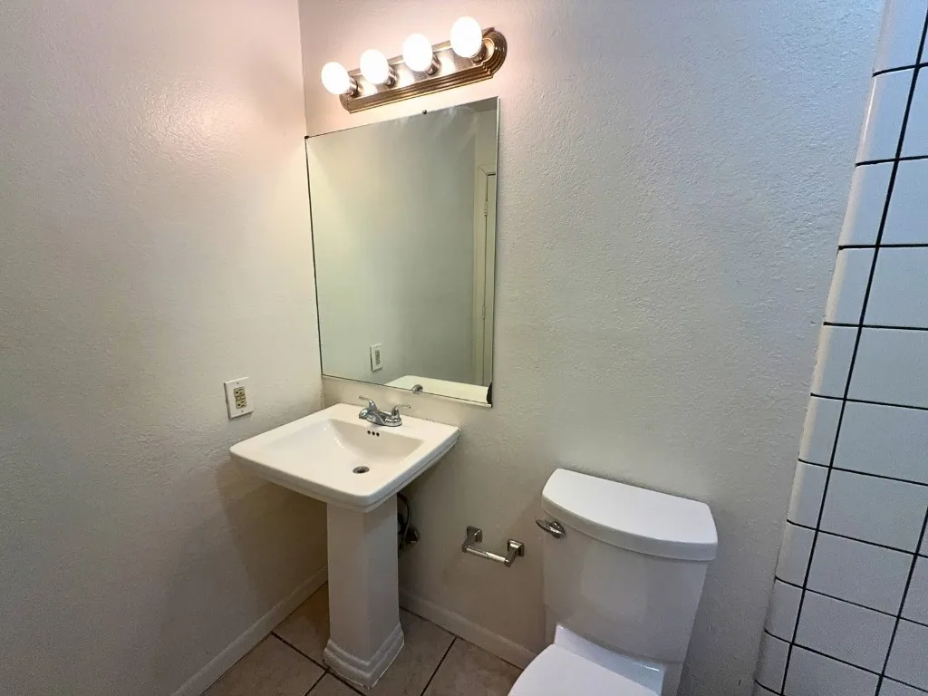 Apartment For Rent in Collin County , 807 W Walnut Street W C2, Celina, Texas 75009, 2 Bedroom, 2 Bathroom, Garage spaces, 887 Sqft, built in 1985, mls#21293261, Real Estate Agent in Celina, Homes For Rent in Collin county, Homes For Rent in Celina, Realtor in Celina Texas, Real Estate Brokerage Independent Realty Texas, Luminita Cordes Realtor