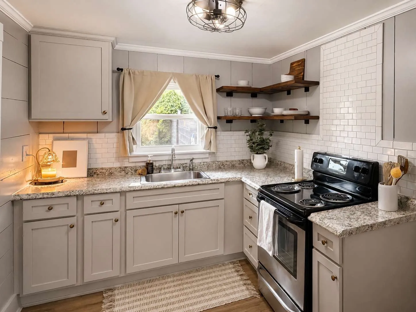 Single Family Residence For Sale in Tarrant County , 2401 Lillian Street, Fort Worth, Texas 76111, 2 Bedroom, 1 Bathroom, 2 Garage spaces, 937 Sqft, built in 1925, mls#21293263, Real Estate Agent in Fort Worth, Homes For Sale in Tarrant county, Homes For Sale in Fort Worth, Realtor in Fort Worth Texas, Real Estate Brokerage Independent Realty Texas, Luminita Cordes Realtor
