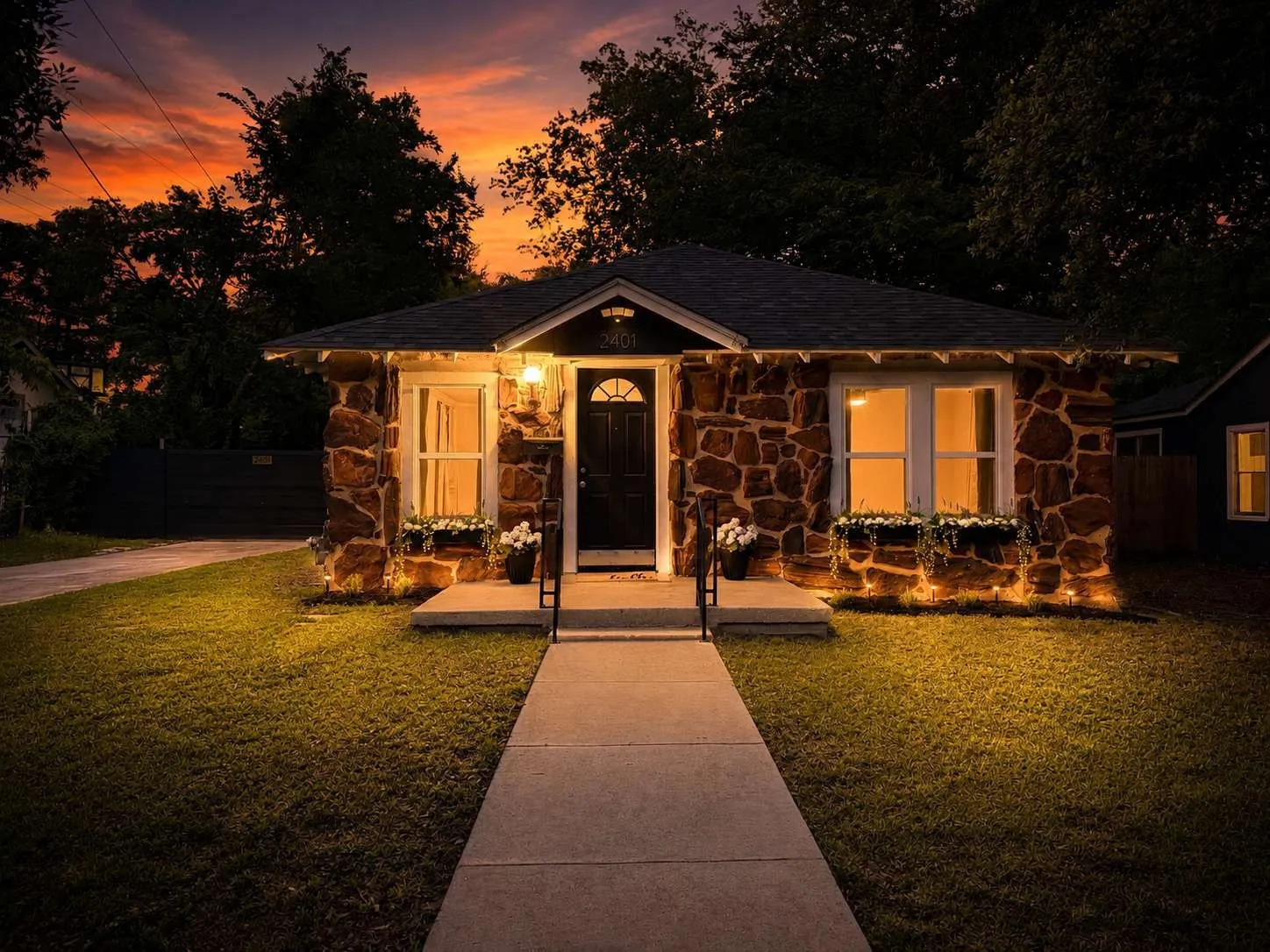Single Family Residence For Sale in Tarrant County , 2401 Lillian Street, Fort Worth, Texas 76111, 2 Bedroom, 1 Bathroom, 2 Garage spaces, 937 Sqft, built in 1925, mls#21293263, Real Estate Agent in Fort Worth, Homes For Sale in Tarrant county, Homes For Sale in Fort Worth, Realtor in Fort Worth Texas, Real Estate Brokerage Independent Realty Texas, Luminita Cordes Realtor