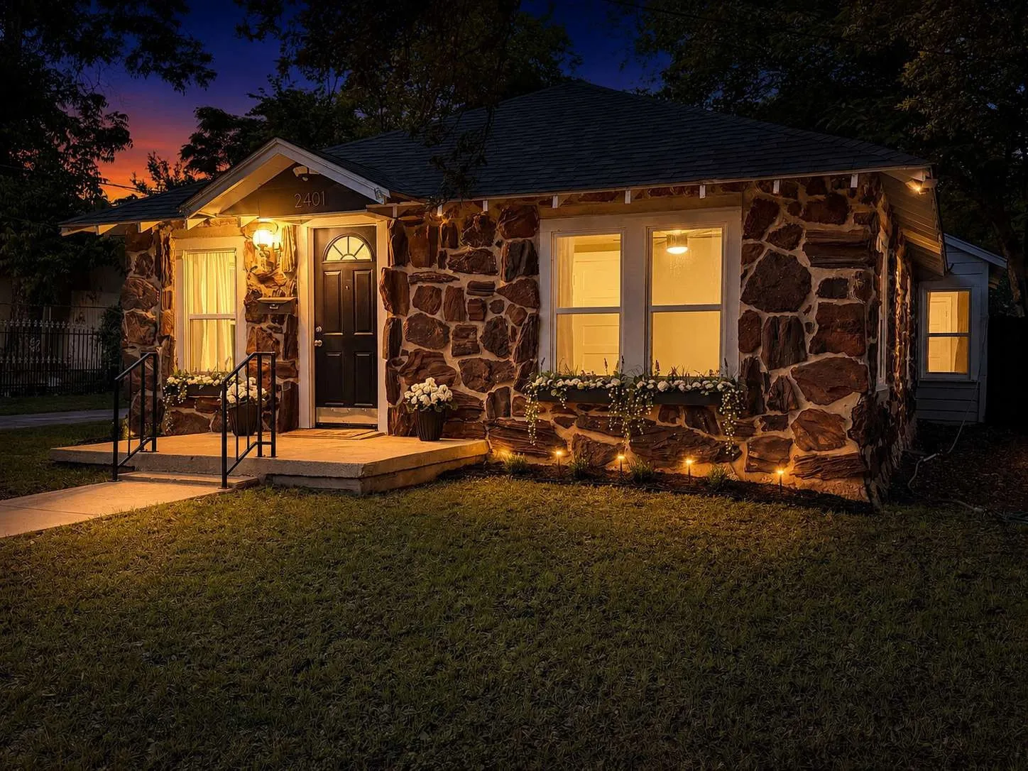 Single Family Residence For Sale in Tarrant County , 2401 Lillian Street, Fort Worth, Texas 76111, 2 Bedroom, 1 Bathroom, 2 Garage spaces, 937 Sqft, built in 1925, mls#21293263, Real Estate Agent in Fort Worth, Homes For Sale in Tarrant county, Homes For Sale in Fort Worth, Realtor in Fort Worth Texas, Real Estate Brokerage Independent Realty Texas, Luminita Cordes Realtor