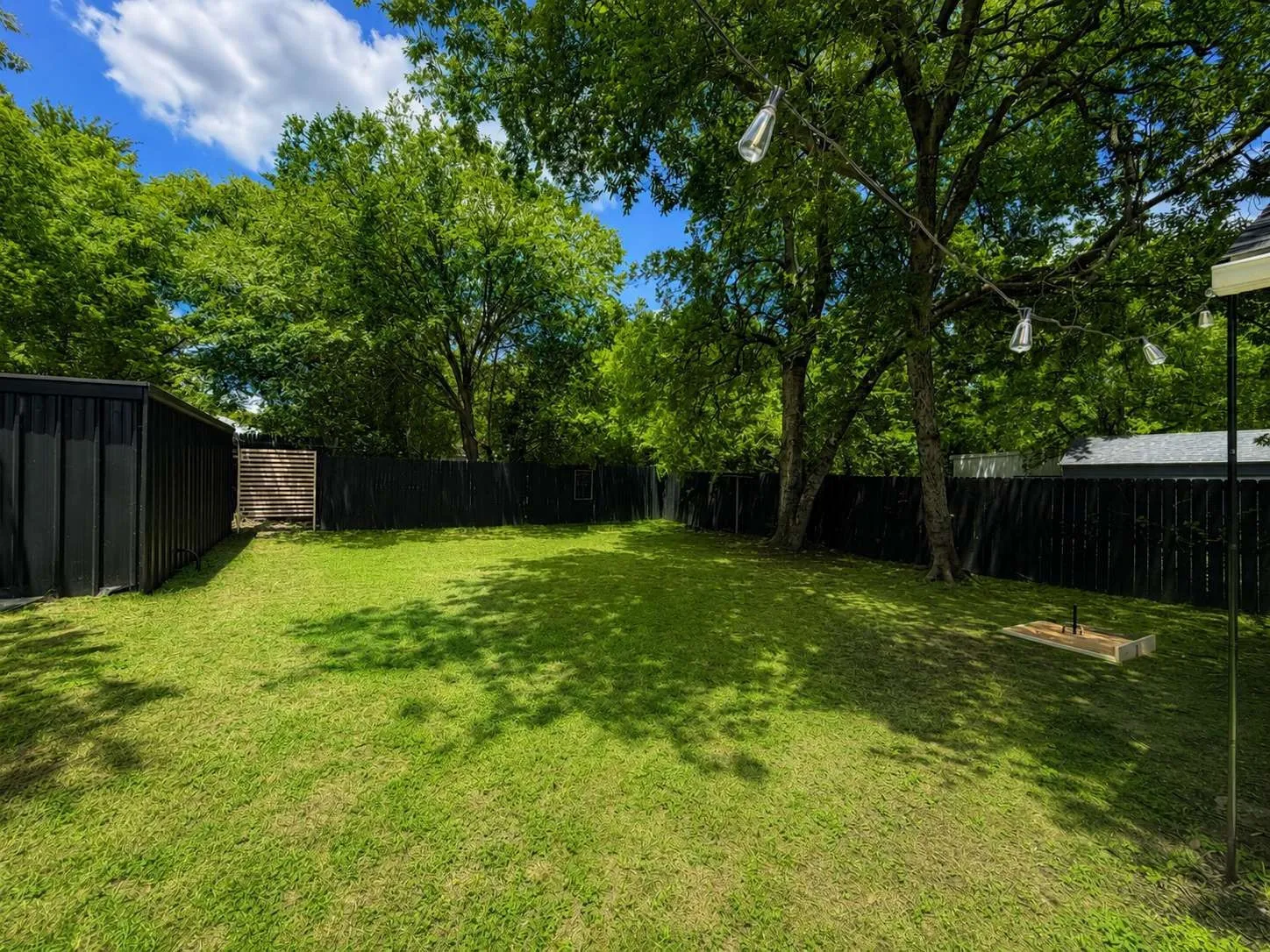 Single Family Residence For Sale in Tarrant County , 2401 Lillian Street, Fort Worth, Texas 76111, 2 Bedroom, 1 Bathroom, 2 Garage spaces, 937 Sqft, built in 1925, mls#21293263, Real Estate Agent in Fort Worth, Homes For Sale in Tarrant county, Homes For Sale in Fort Worth, Realtor in Fort Worth Texas, Real Estate Brokerage Independent Realty Texas, Luminita Cordes Realtor