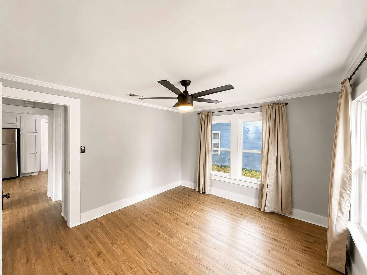 Single Family Residence For Sale in Tarrant County , 2401 Lillian Street, Fort Worth, Texas 76111, 2 Bedroom, 1 Bathroom, 2 Garage spaces, 937 Sqft, built in 1925, mls#21293263, Real Estate Agent in Fort Worth, Homes For Sale in Tarrant county, Homes For Sale in Fort Worth, Realtor in Fort Worth Texas, Real Estate Brokerage Independent Realty Texas, Luminita Cordes Realtor
