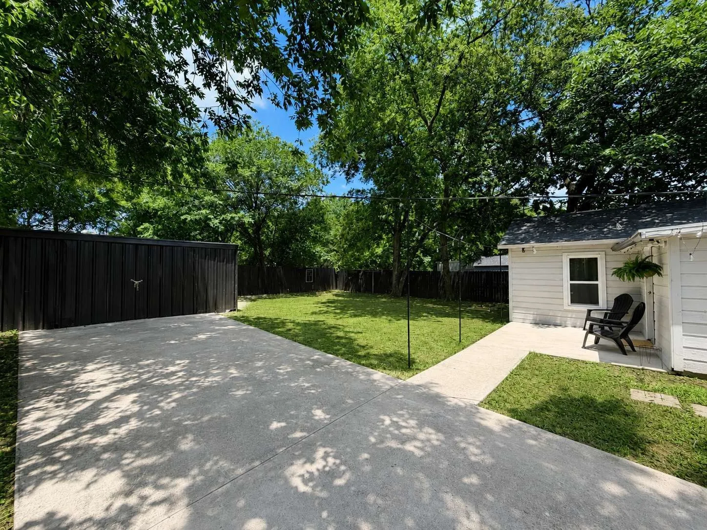 Single Family Residence For Sale in Tarrant County , 2401 Lillian Street, Fort Worth, Texas 76111, 2 Bedroom, 1 Bathroom, 2 Garage spaces, 937 Sqft, built in 1925, mls#21293263, Real Estate Agent in Fort Worth, Homes For Sale in Tarrant county, Homes For Sale in Fort Worth, Realtor in Fort Worth Texas, Real Estate Brokerage Independent Realty Texas, Luminita Cordes Realtor