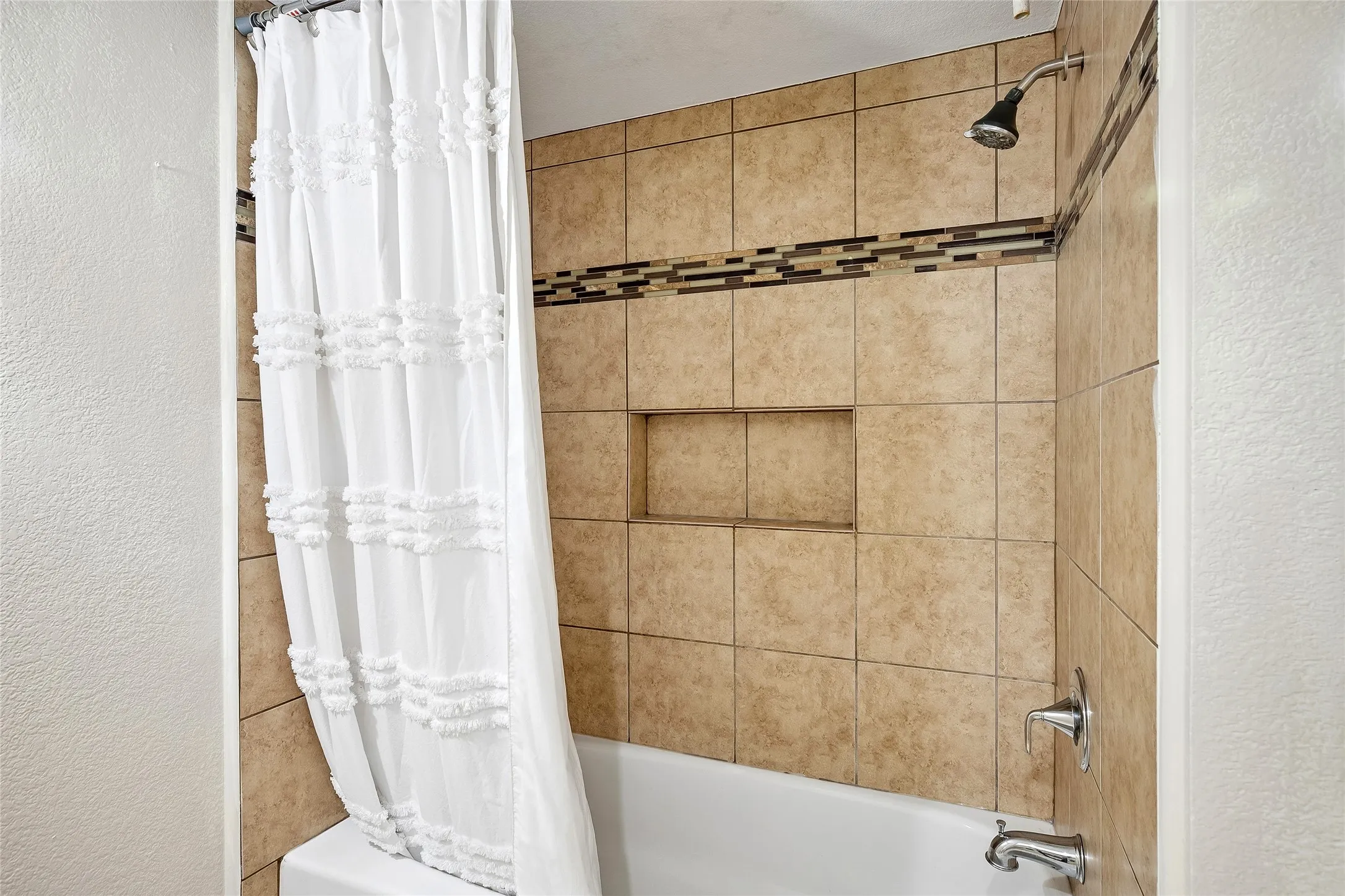 Combo shower/tub in second bathroom