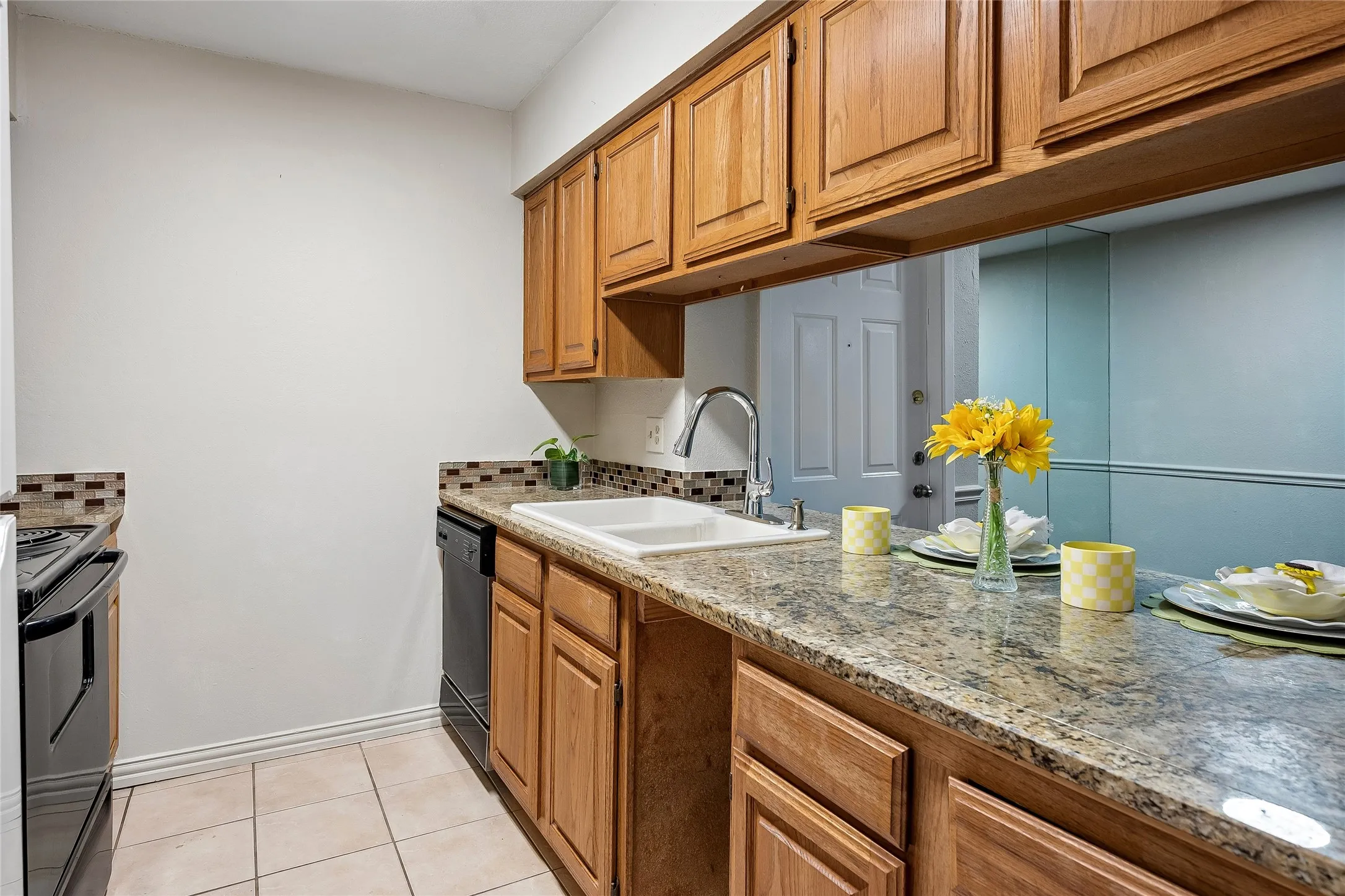 Good cabinet and counter space